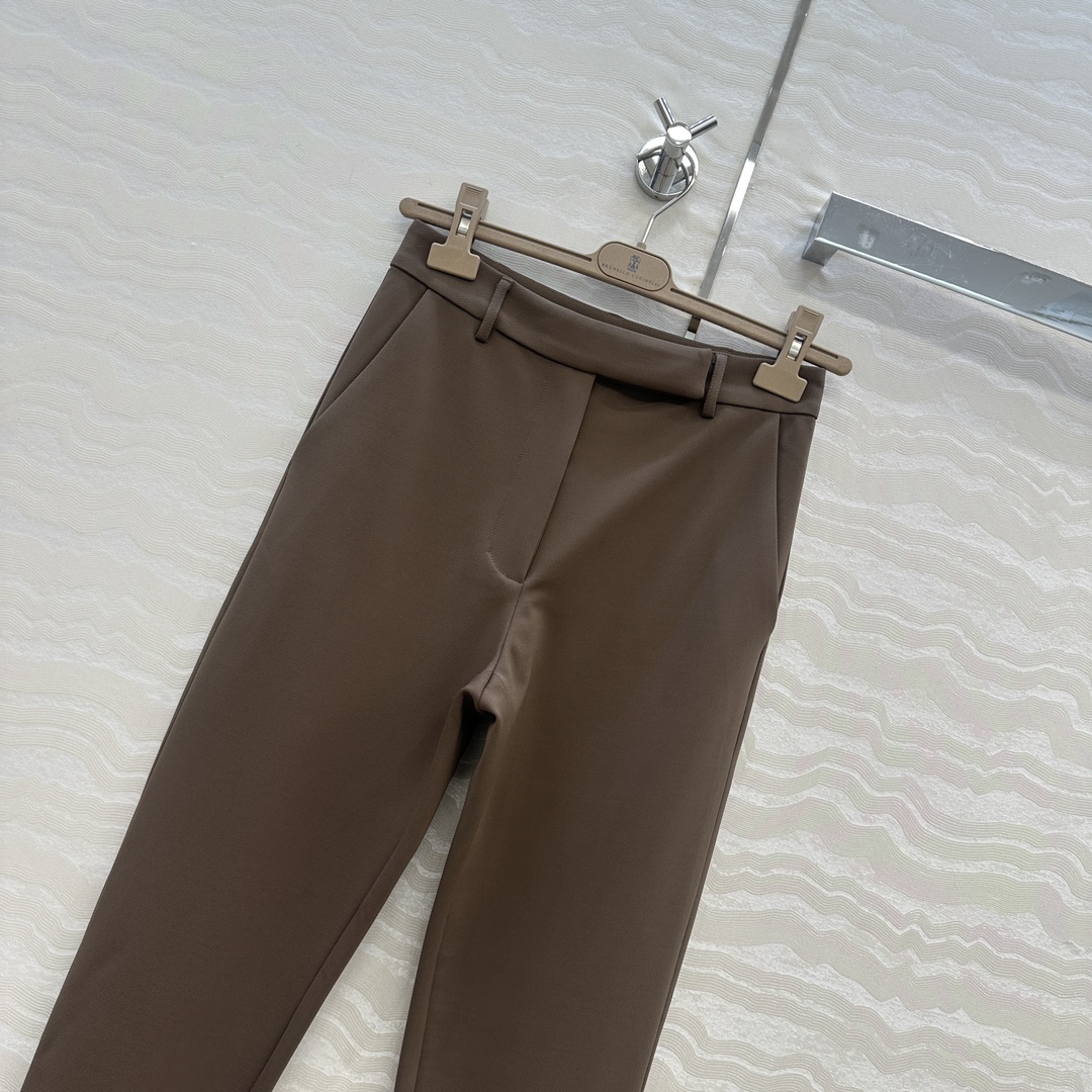 独家首发，原单品质❤️Bc长期主义，老钱风穿搭！包容感超强的神裤来袭！定制面料经典小直筒裤。小裤脚设计极