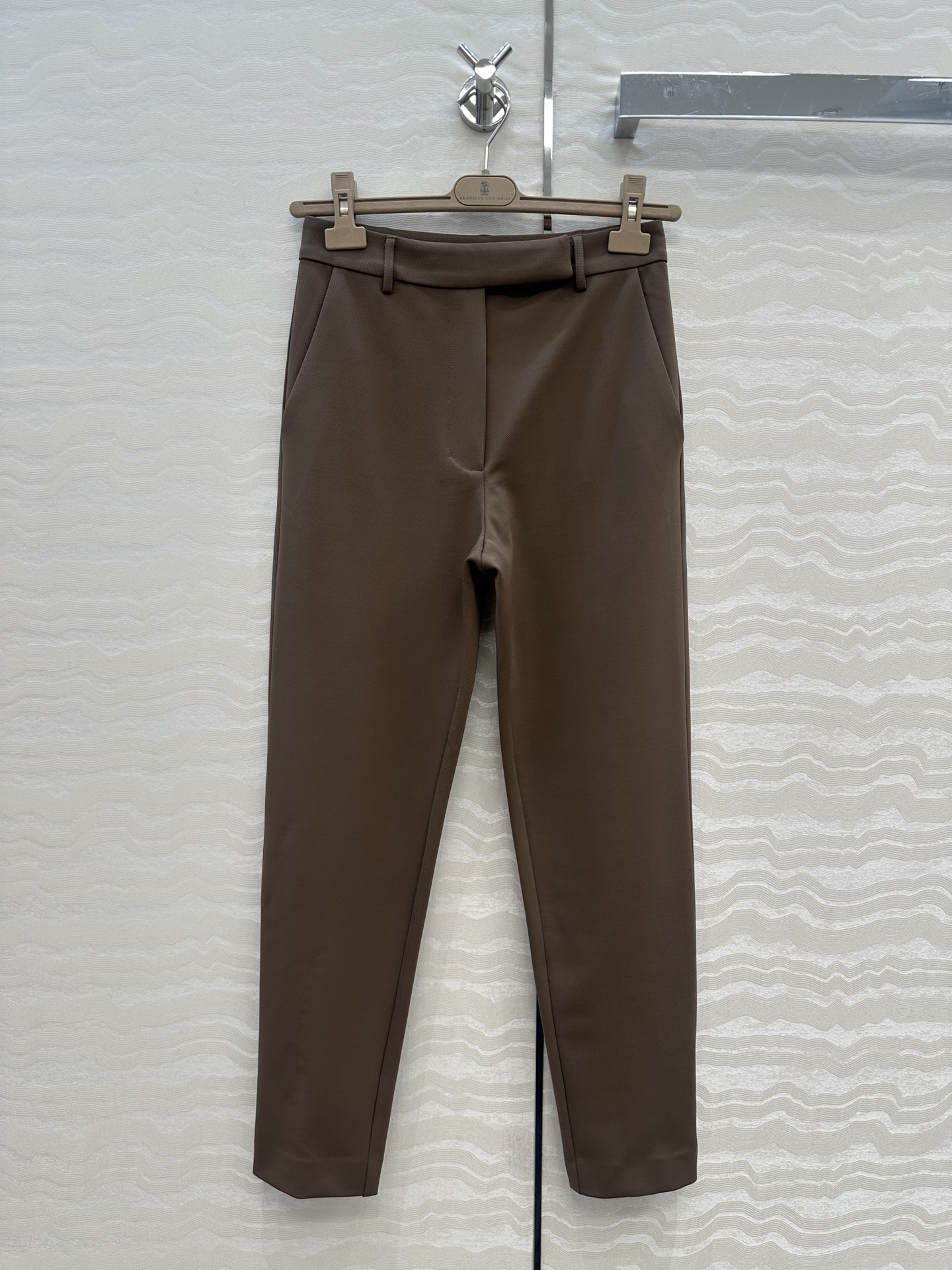 独家首发，原单品质❤️Bc长期主义，老钱风穿搭！包容感超强的神裤来袭！定制面料经典小直筒裤。小裤脚设计极