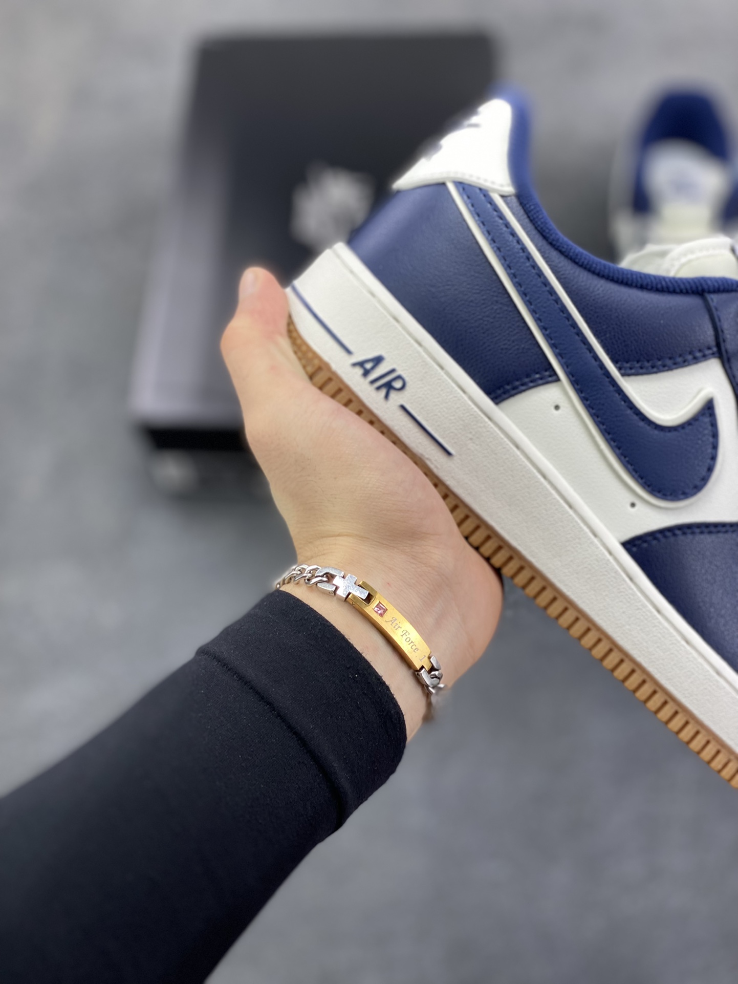 图片[6]-福利特价 Air Force 1 \’07 Low 海军蓝生胶 原楦头原纸板 纯正空军版型 专注外贸渠道 全掌内置蜂窝气垫 #原盒配件 原厂中底钢印、拉帮完美 货号：DQ7659-101 尺码：36 36.5 37.5 38 38.5 39 40 40.5 41 42 42.5 43 44 44.5 45-选品中心