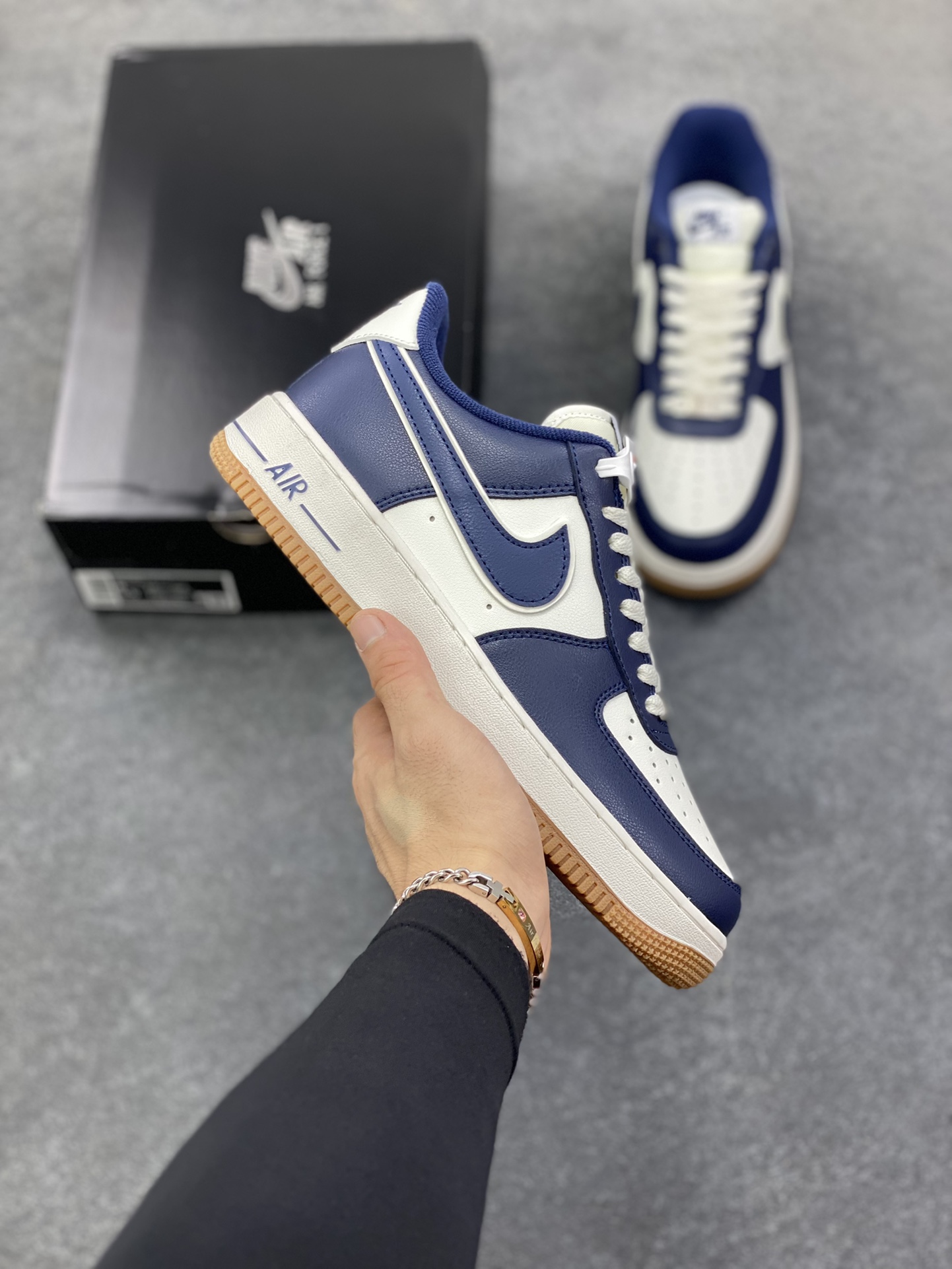 福利特价 Air Force 1 \’07 Low 海军蓝生胶 原楦头原纸板 纯正空军版型 专注外贸渠道 全掌内置蜂窝气垫 #原盒配件 原厂中底钢印、拉帮完美 货号:DQ7659-101 尺码:36 36.5 37.5 38 38.5 39 40 40.5 41 42 42.5 43 44 44.5 45-选品中心