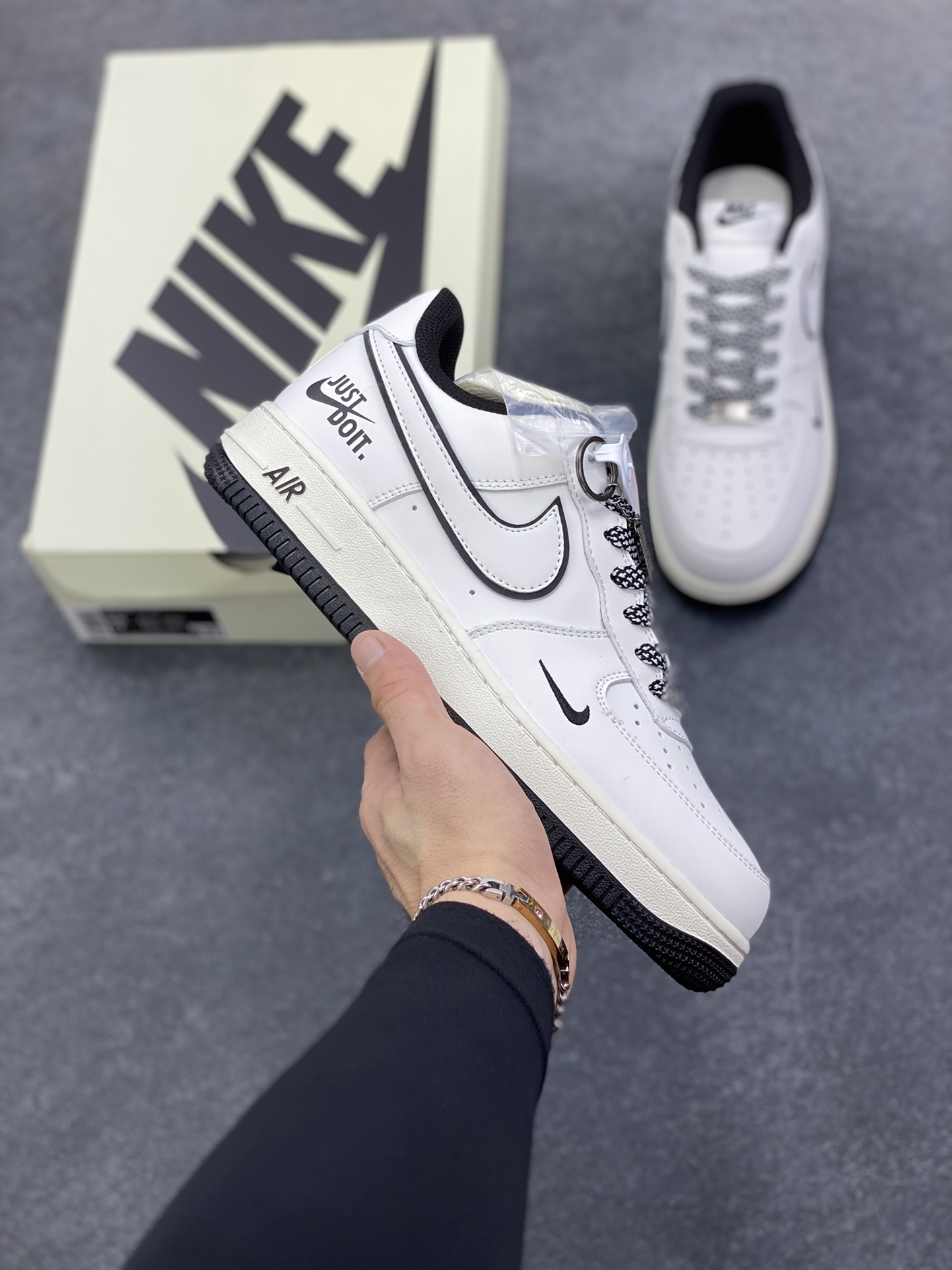 NIke Air Force 1 \'07 Low “黑Justdoit”空军一号 低帮 运动鞋 休闲鞋 折边针车 工艺难度大 原楦头原纸板 原装鞋盒 定制五金配件 内置全掌气垫 原厂鞋底 货号：CS5288-038 尺码：36 36.5 37.5 38 38.5 39 40 40.5 41 42 42.5 43 44 44.5 45-选品中心