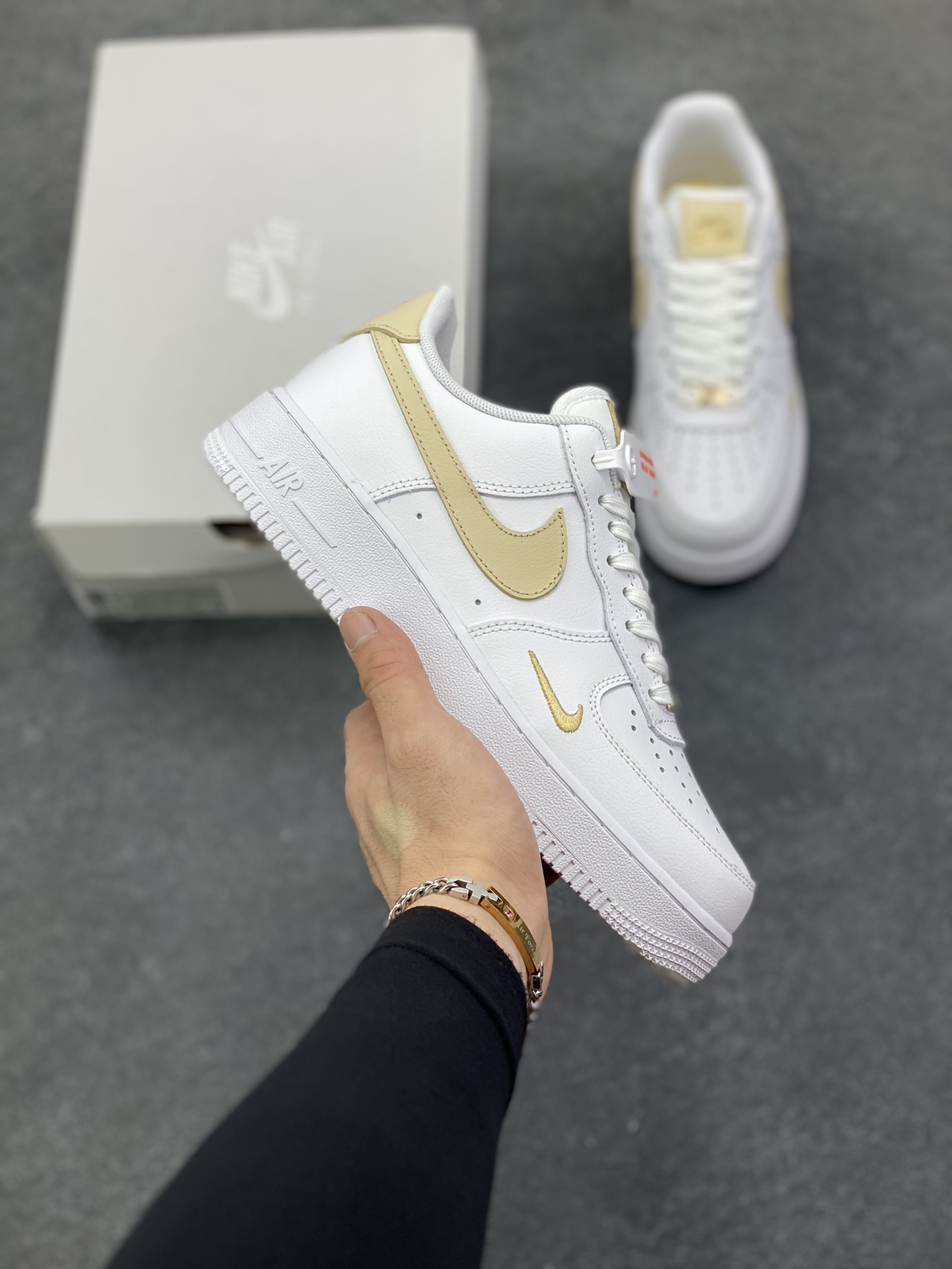 福利特价 Nike Air Force 1 Low 白黄小双勾 空军一号低帮运动休闲板鞋 原楦头原纸板 打造纯正空军版型 专注外贸渠道 全掌内置蜂窝气垫 原盒配件 原厂中底钢印、拉帮完美 货号:CZ0270-105 尺码:36 36.5 37.5 38 38.5 39 40 40.5 41 42 42.5 43 44 44.5 45-选品中心