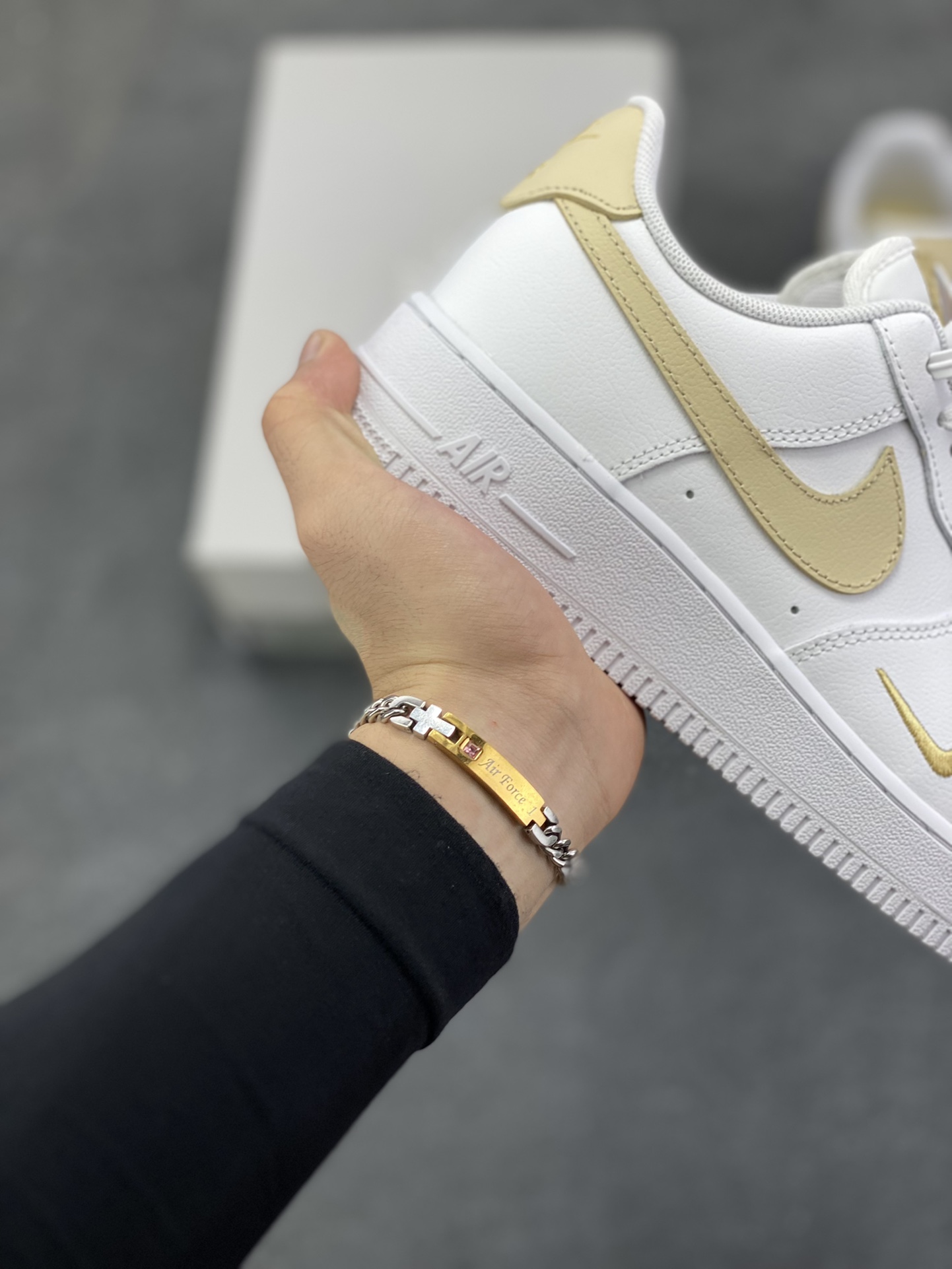 图片[6]-福利特价 Nike Air Force 1 Low 白黄小双勾 空军一号低帮运动休闲板鞋 原楦头原纸板 打造纯正空军版型 专注外贸渠道 全掌内置蜂窝气垫 原盒配件 原厂中底钢印、拉帮完美 货号：CZ0270-105 尺码：36 36.5 37.5 38 38.5 39 40 40.5 41 42 42.5 43 44 44.5 45-选品中心
