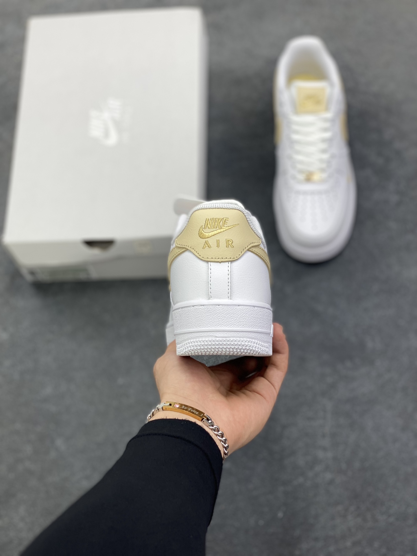 图片[4]-福利特价 Nike Air Force 1 Low 白黄小双勾 空军一号低帮运动休闲板鞋 原楦头原纸板 打造纯正空军版型 专注外贸渠道 全掌内置蜂窝气垫 原盒配件 原厂中底钢印、拉帮完美 货号：CZ0270-105 尺码：36 36.5 37.5 38 38.5 39 40 40.5 41 42 42.5 43 44 44.5 45-选品中心