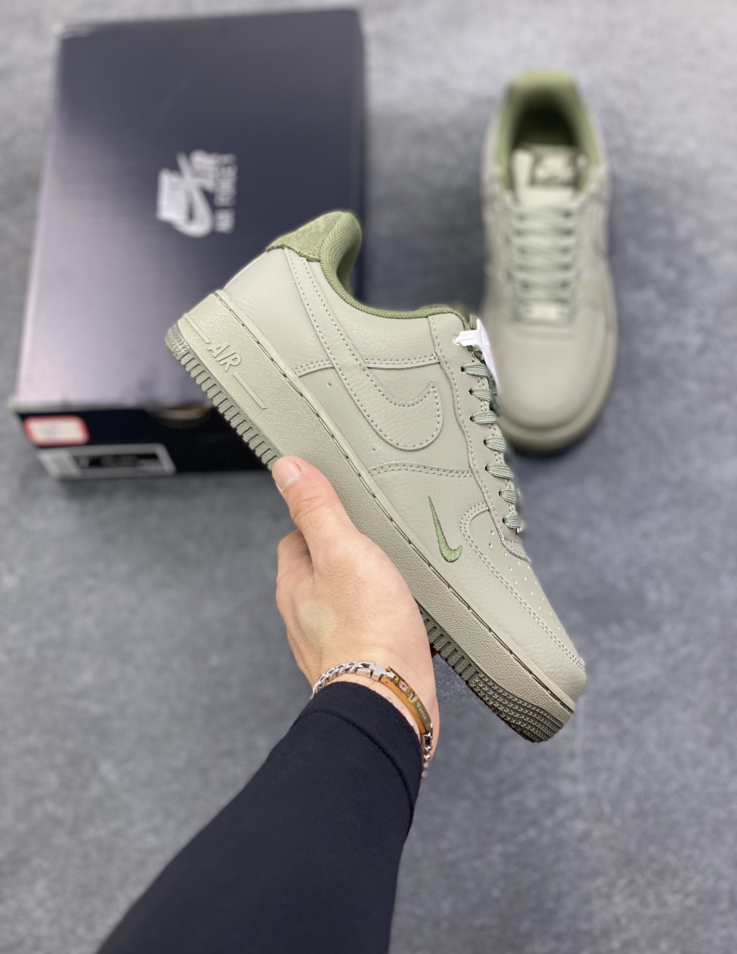 Air Force 1\’ 07 浅军绿小勾 原楦头原纸板 打造纯正空军版型 专注外贸渠道 全掌内置蜂窝气垫 #原盒配件 原厂中底钢印、拉帮完美 货号:HM9483-300 尺码:36 36.5 37.5 38 38.5 39 40 40.5 41 42 42.5 43 44 44.5 45-选品中心