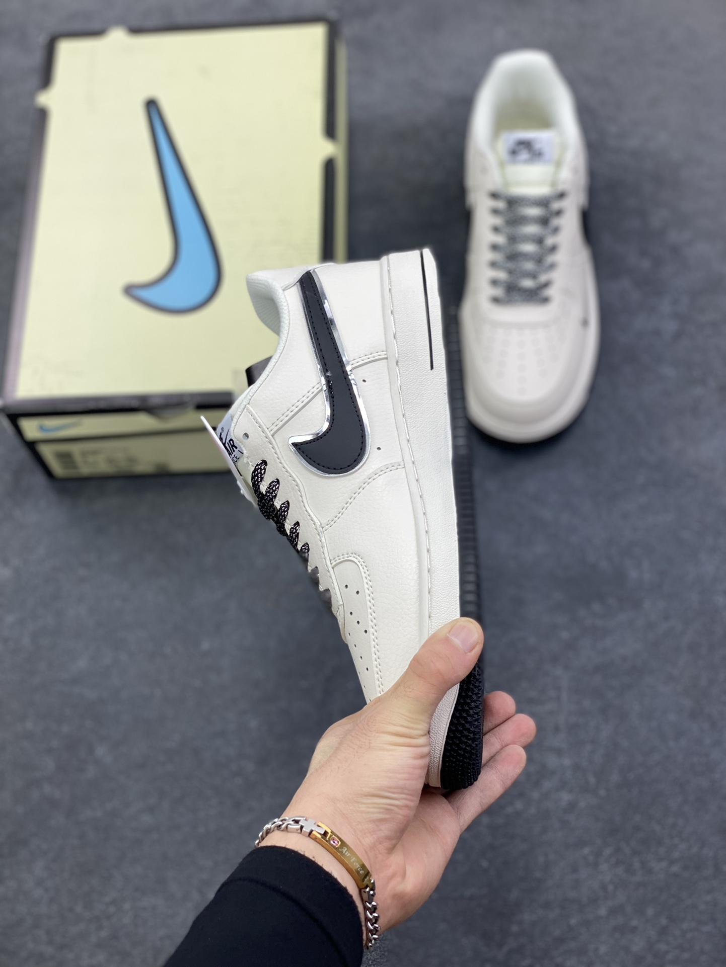 图片[3]-福利特价 Nike Air Force 1 Low \’07 “Keep Fresh”小勾低帮空军一号休闲板鞋 定制皮料 专属鞋盒 原楦原纸板 纯正空军版型 高清洁度 内置全掌气垫 货号：BM2023-102 尺码：36 36.5 37.5 38 38.5 39 40 40.5 41 42 42.5 43 44 44.5 45-选品中心