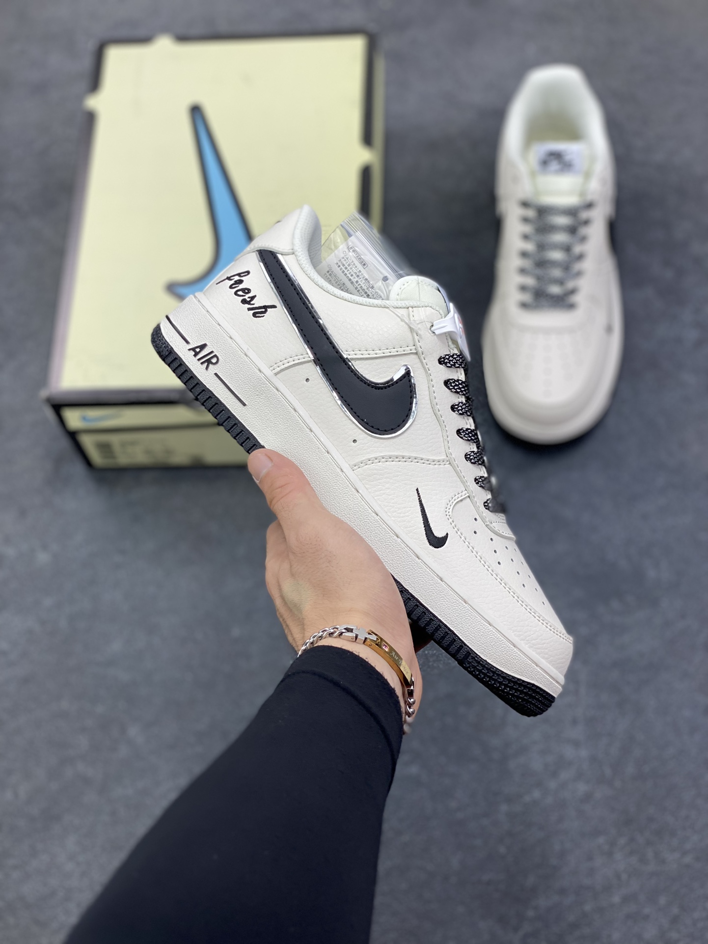 福利特价 Nike Air Force 1 Low \’07 “Keep Fresh”小勾低帮空军一号休闲板鞋 定制皮料 专属鞋盒 原楦原纸板 纯正空军版型 高清洁度 内置全掌气垫 货号:BM2023-102 尺码:36 36.5 37.5 38 38.5 39 40 40.5 41 42 42.5 43 44 44.5 45-选品中心