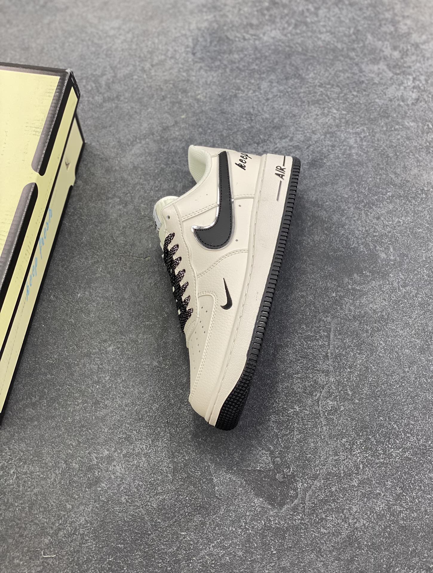 图片[7]-福利特价 Nike Air Force 1 Low \’07 “Keep Fresh”小勾低帮空军一号休闲板鞋 定制皮料 专属鞋盒 原楦原纸板 纯正空军版型 高清洁度 内置全掌气垫 货号：BM2023-102 尺码：36 36.5 37.5 38 38.5 39 40 40.5 41 42 42.5 43 44 44.5 45-选品中心
