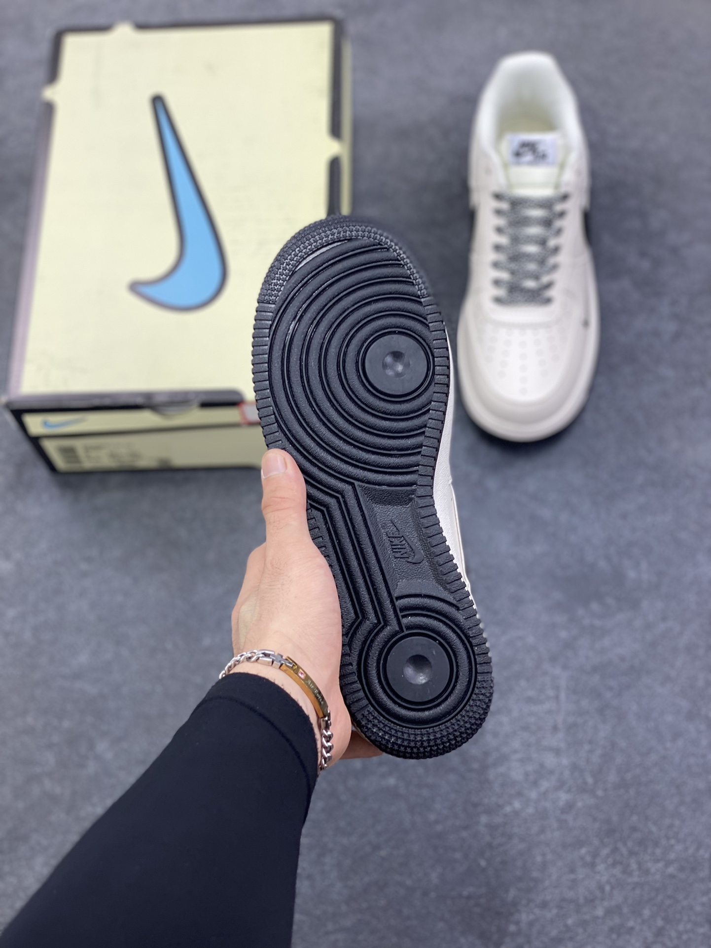 图片[5]-福利特价 Nike Air Force 1 Low \’07 “Keep Fresh”小勾低帮空军一号休闲板鞋 定制皮料 专属鞋盒 原楦原纸板 纯正空军版型 高清洁度 内置全掌气垫 货号：BM2023-102 尺码：36 36.5 37.5 38 38.5 39 40 40.5 41 42 42.5 43 44 44.5 45-选品中心