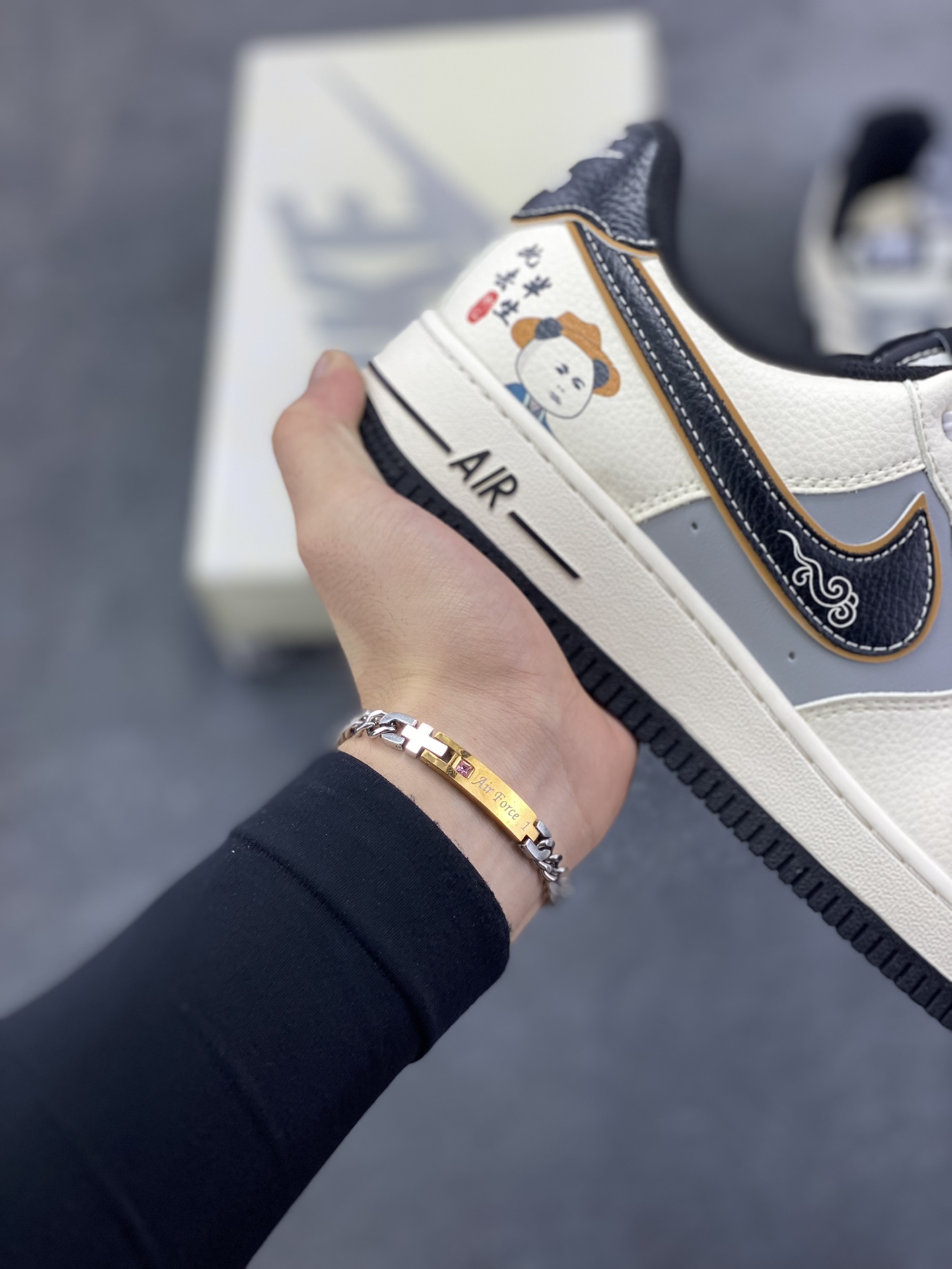 图片[6]-NIke Air Force 1 \’07 Low “青衣虾仁——大明不妙曲”空军一号 低帮 运动鞋 休闲鞋 折边针车 工艺难度大 原楦头原纸板 原装鞋盒 定制五金配件 内置全掌气垫 原厂鞋底 货号：SM6668-118 尺码：36 36.5 37.5 38 38.5 39 40 40.5 41 42 42.5 43 44 44.5 45-选品中心