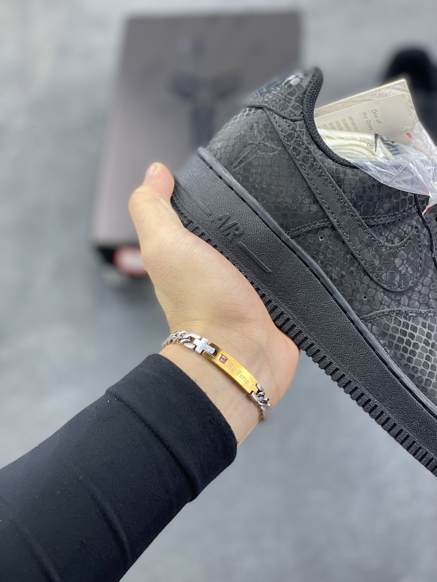 图片[6]-福利特价 Nike Air Force 1 Low “Kobe Bryant”黑蛇纹科比限定 空军一号低帮休闲板鞋 原楦头原纸板 打造纯正空军版型#专注外贸渠道 全掌内置蜂窝气垫 #原盒配件 原厂中底钢印、拉帮完美 货号：IB0018-004 尺码：36 36.5 37.5 38 38.5 39 40 40.5 41 42 42.5 43 44 44.5 45-选品中心