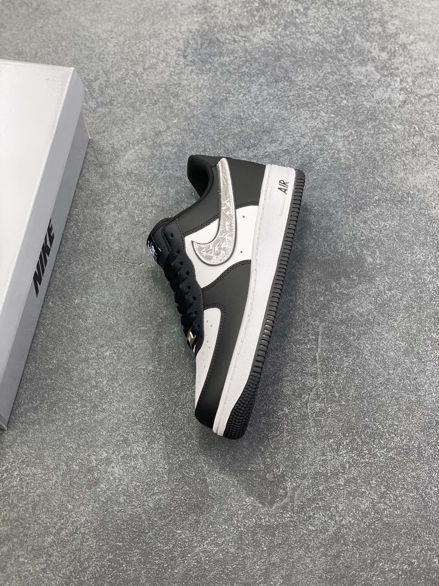 图片[7]-Nike Air Force 1 Low’07 黑白裂纹 空军一号低帮休闲板鞋 定制皮料 定制鞋盒 原楦原纸板 纯正空军版型 内置全掌气垫 货号：ZH0316-118 尺码：36 36.5 37.5 38 38.5 39 40 40.5 41 42 42.5 43 44 44.5 45-选品中心