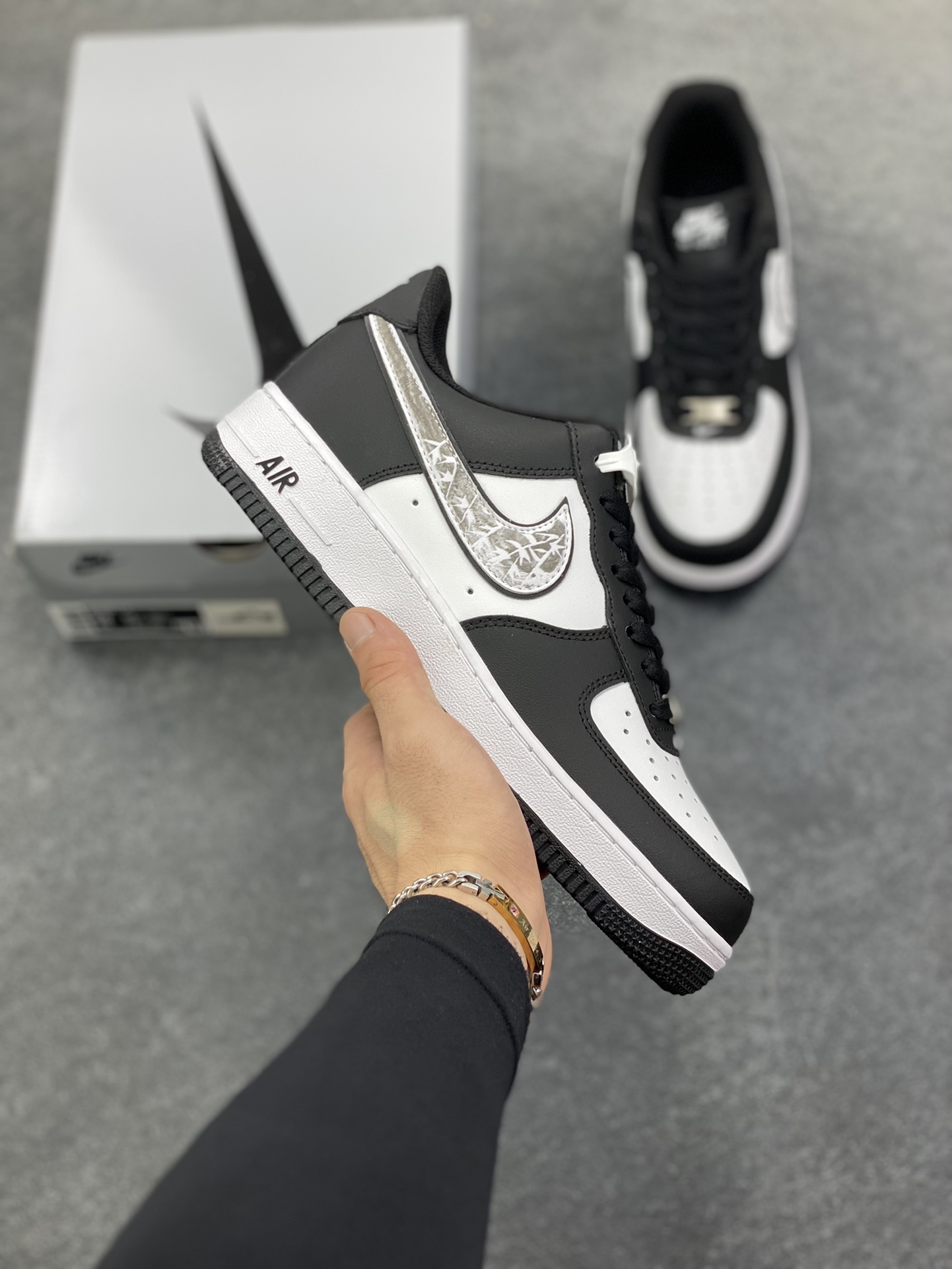 Nike Air Force 1 Low’07 黑白裂纹 空军一号低帮休闲板鞋 定制皮料 定制鞋盒 原楦原纸板 纯正空军版型 内置全掌气垫 货号:ZH0316-118 尺码:36 36.5 37.5 38 38.5 39 40 40.5 41 42 42.5 43 44 44.5 45-选品中心