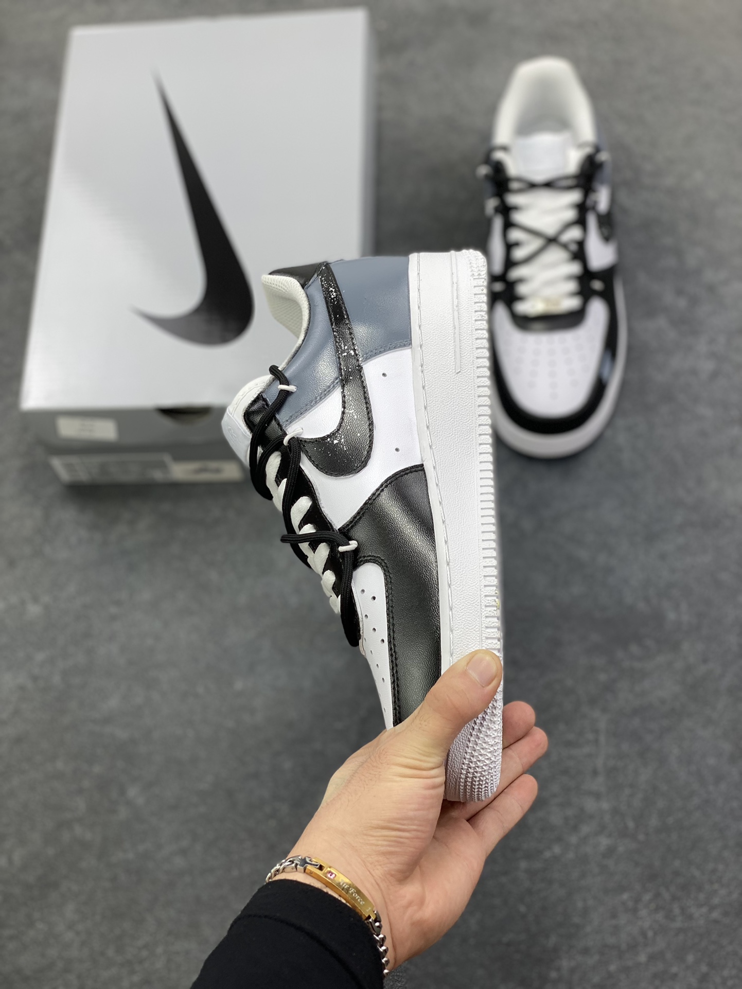 图片[3]-【定制球鞋】 Nike Air Force 1 乐队 简约 解构 潮流 暗黑 防滑耐磨 低帮 板鞋 通用 黑色男女同款 白黑色折边针车 工艺难度大 原楦头原纸板 原装鞋盒 定制五金配件 内置全掌气垫 原厂鞋底 货号：CW2288-111 尺码：36 36.5 37.5 38 38.5 39 40 40.5 41 42 42.5 43 44 44.5 45-选品中心