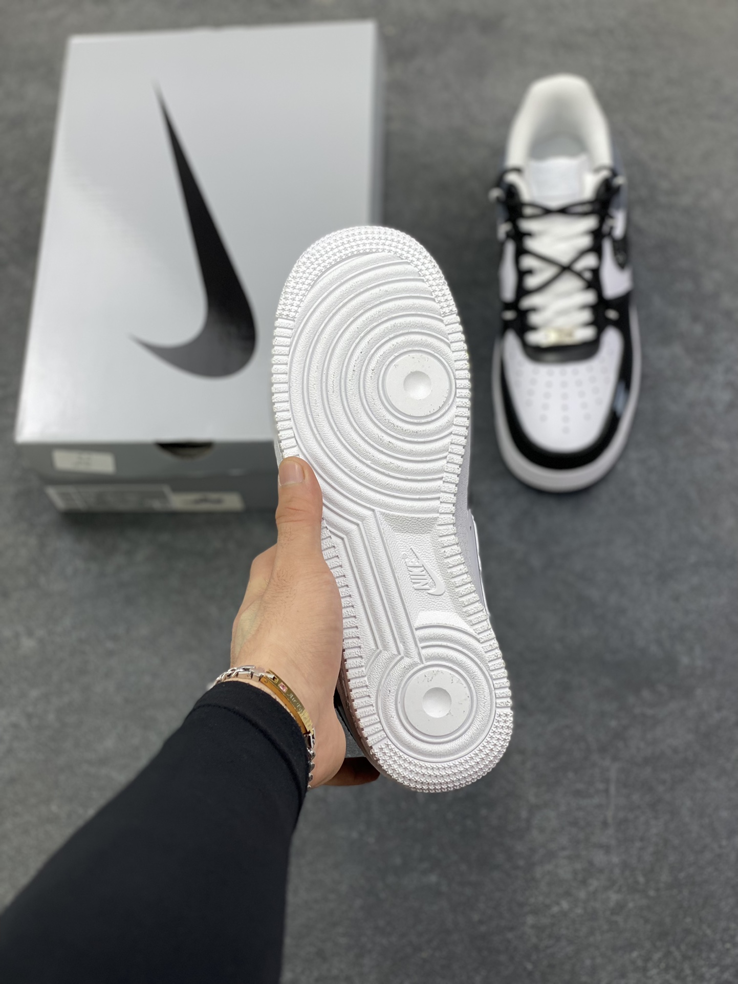图片[5]-【定制球鞋】 Nike Air Force 1 乐队 简约 解构 潮流 暗黑 防滑耐磨 低帮 板鞋 通用 黑色男女同款 白黑色折边针车 工艺难度大 原楦头原纸板 原装鞋盒 定制五金配件 内置全掌气垫 原厂鞋底 货号：CW2288-111 尺码：36 36.5 37.5 38 38.5 39 40 40.5 41 42 42.5 43 44 44.5 45-选品中心