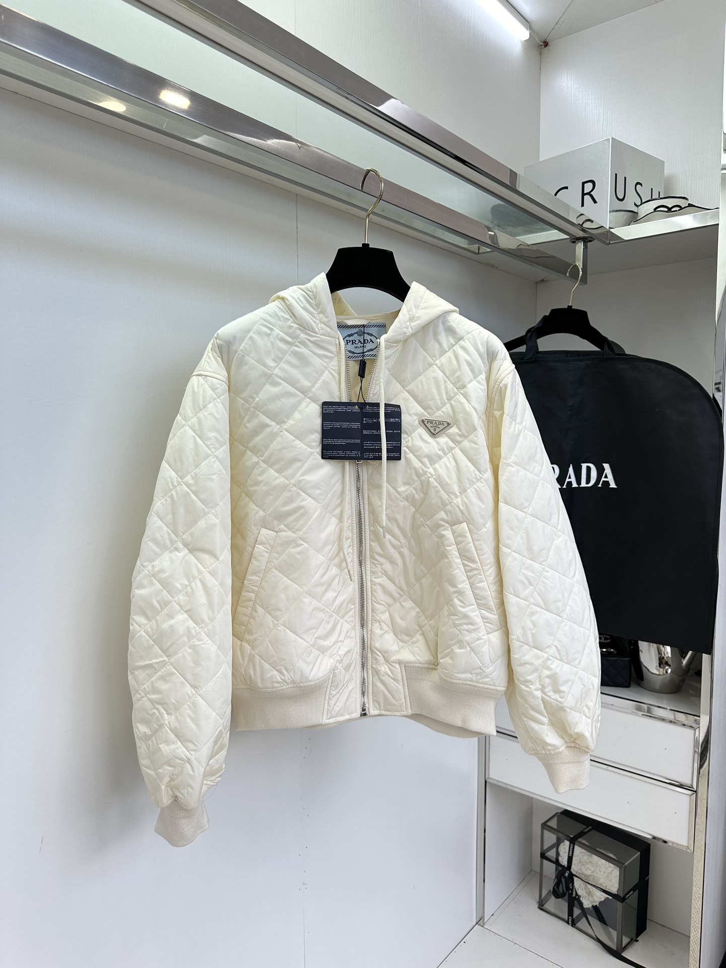 25 w 普拉达新款 连帽棉服 宽松版型² ●SIZE s m l ●