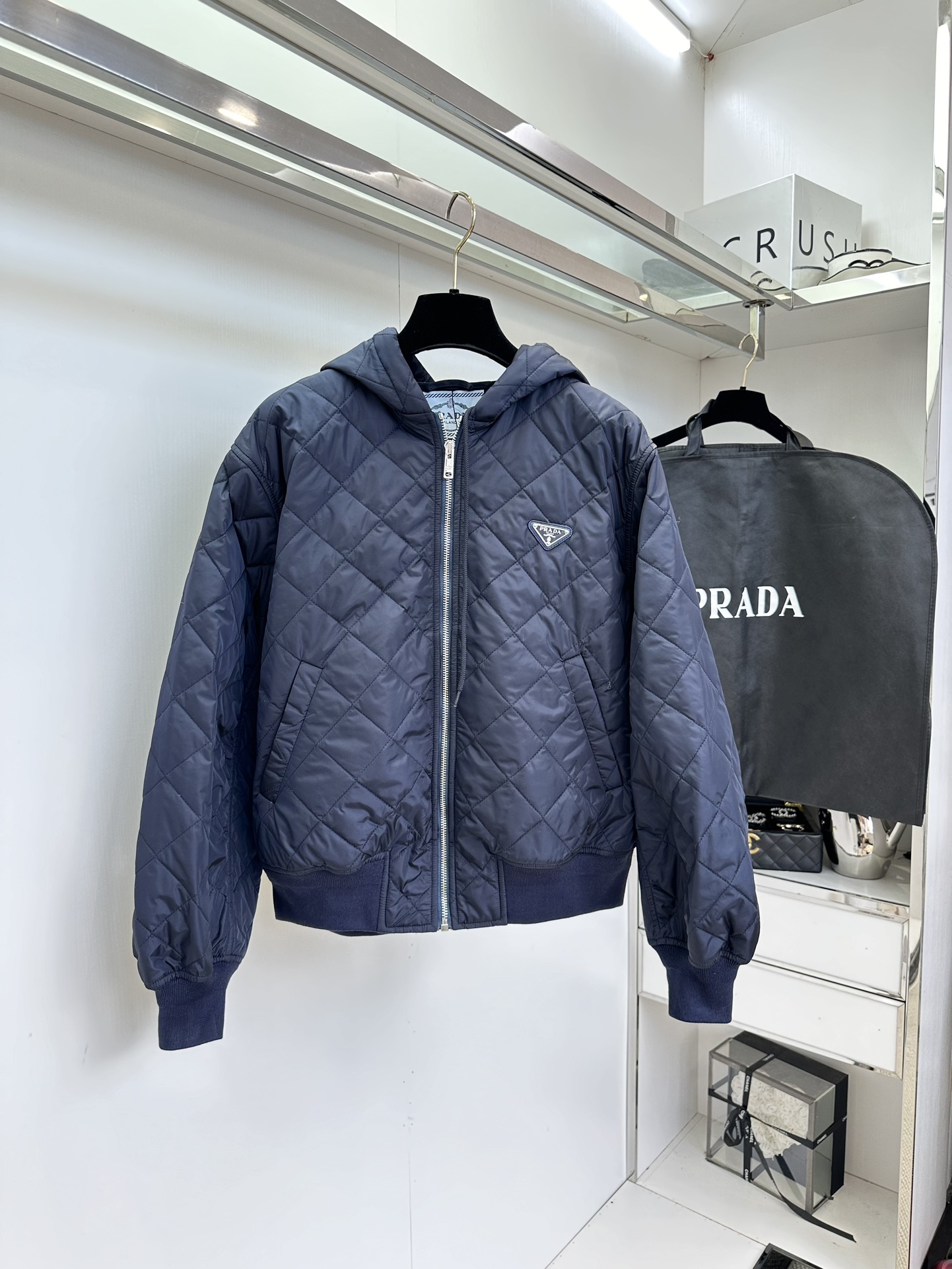 25 w 普拉达新款 连帽棉服 宽松版型² ●SIZE s m l ●