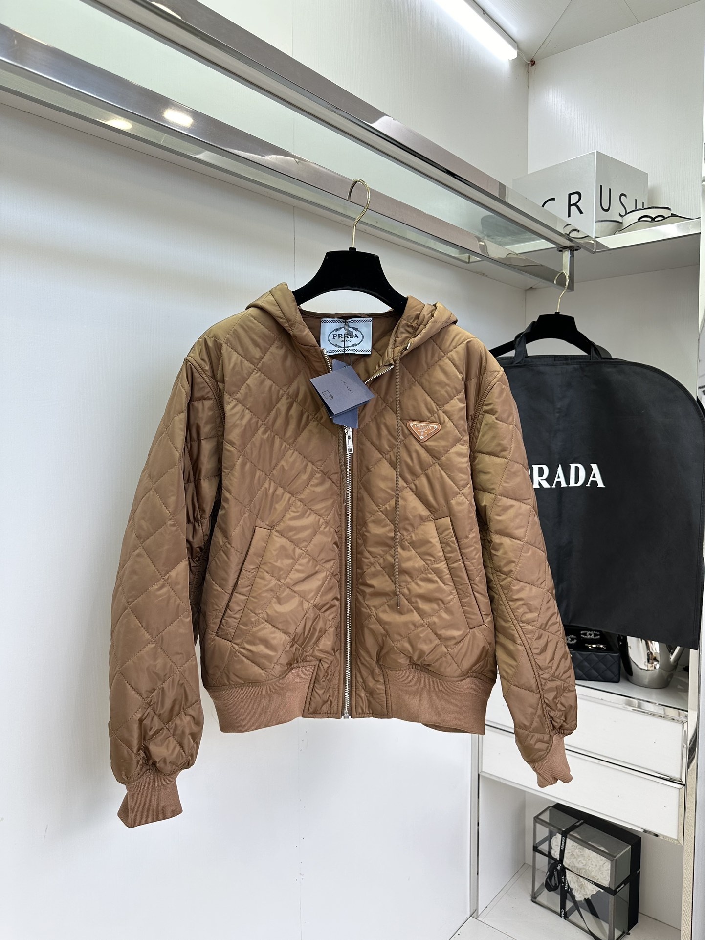 25 w 普拉达新款 连帽棉服 宽松版型² ●SIZE s m l ●