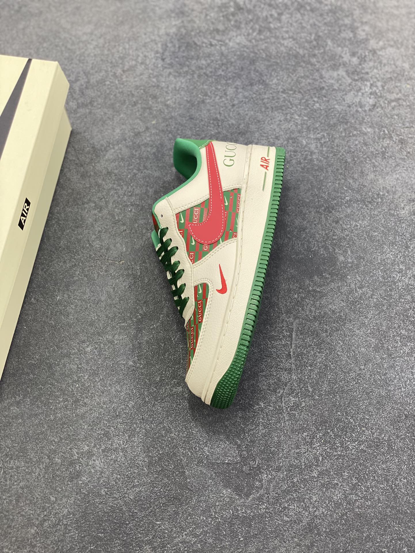 图片[7]-NIke Air Force 1 \’07 Low “古驰联名——米绿红勾”空军一号 低帮 运动鞋 休闲鞋 折边针车 工艺难度大 原楦头原纸板 原装鞋盒 定制五金配件 内置全掌气垫 原厂鞋底 货号：DD1982-312 尺码：36 36.5 37.5 38 38.5 39 40 40.5 41 42 42.5 43 44 44.5 45-选品中心