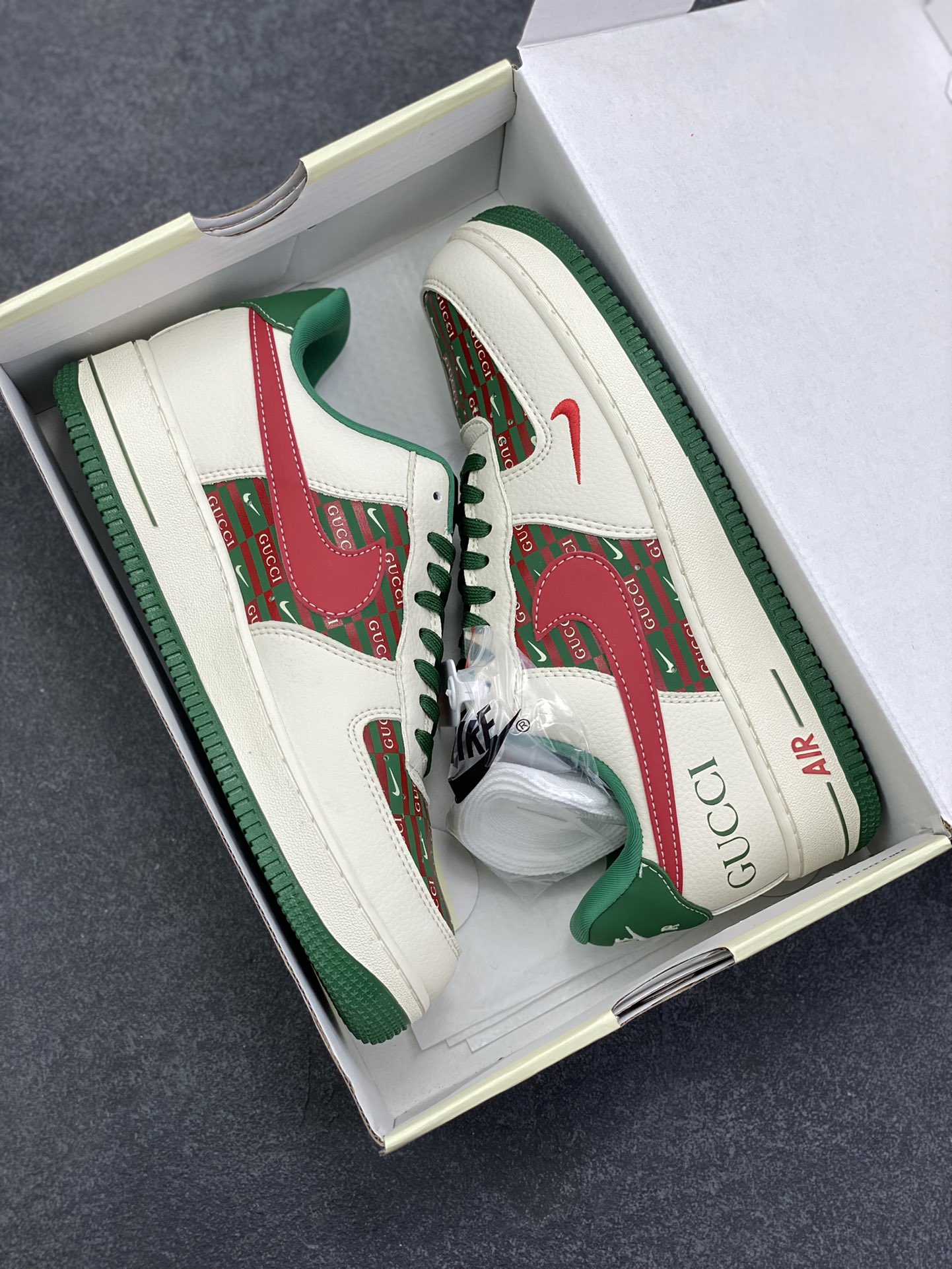 图片[9]-NIke Air Force 1 \’07 Low “古驰联名——米绿红勾”空军一号 低帮 运动鞋 休闲鞋 折边针车 工艺难度大 原楦头原纸板 原装鞋盒 定制五金配件 内置全掌气垫 原厂鞋底 货号：DD1982-312 尺码：36 36.5 37.5 38 38.5 39 40 40.5 41 42 42.5 43 44 44.5 45-选品中心