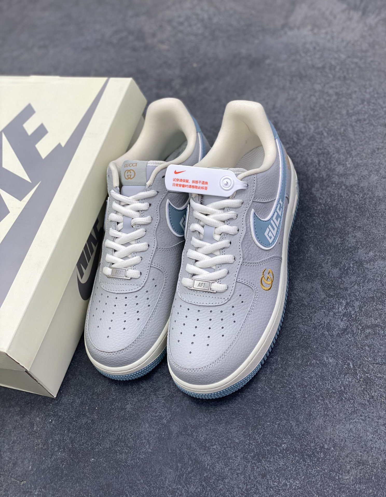 图片[8]-NIke Air Force 1 \’07 Low GUCCI 联名–灰蓝空军一号低帮 运动鞋 休闲鞋 折边针车 高级夜光效果 工艺难度大 原楦头原纸板 高端定制鞋盒 原厂鞋底 超高清洁度 细节完美 货号：YF9511-800 尺码：36 36.5 37.5 38 38.5 39 40 40.5 41 42 42.5 43 44 44.5 45-选品中心