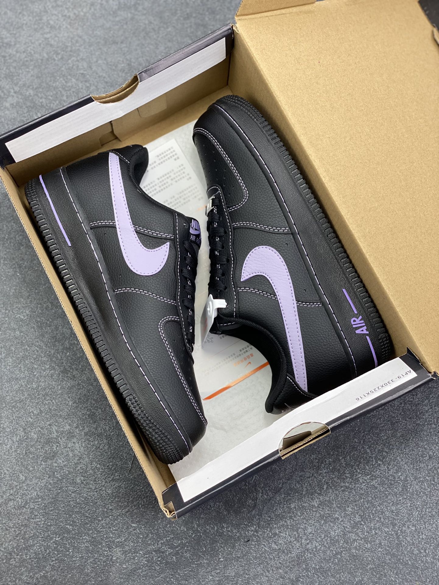 图片[9]-Nike Air Force 1 Low 黑紫 原楦头原纸板 打造纯正空军版型 专注外贸渠道 全掌内置蜂窝气垫 原盒配件 原厂中底钢印、拉帮完美 货号：HQ2037-001 尺码：36 36.5 37.5 38 38.5 39 40 40.5 41 42 42.5 43 44 44.5 45-选品中心