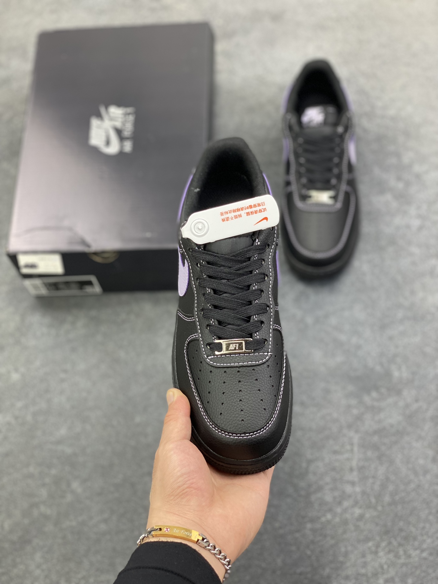 图片[2]-Nike Air Force 1 Low 黑紫 原楦头原纸板 打造纯正空军版型 专注外贸渠道 全掌内置蜂窝气垫 原盒配件 原厂中底钢印、拉帮完美 货号：HQ2037-001 尺码：36 36.5 37.5 38 38.5 39 40 40.5 41 42 42.5 43 44 44.5 45-选品中心