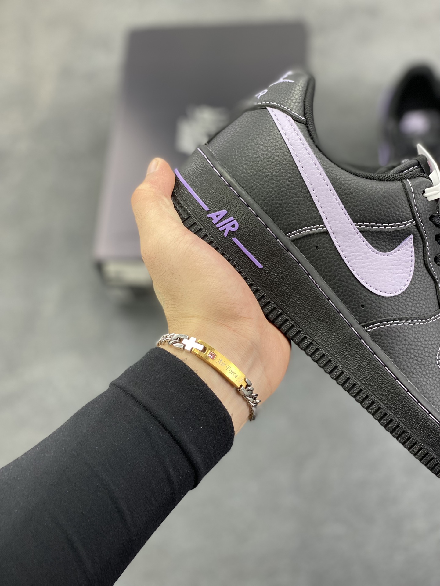 图片[6]-Nike Air Force 1 Low 黑紫 原楦头原纸板 打造纯正空军版型 专注外贸渠道 全掌内置蜂窝气垫 原盒配件 原厂中底钢印、拉帮完美 货号：HQ2037-001 尺码：36 36.5 37.5 38 38.5 39 40 40.5 41 42 42.5 43 44 44.5 45-选品中心
