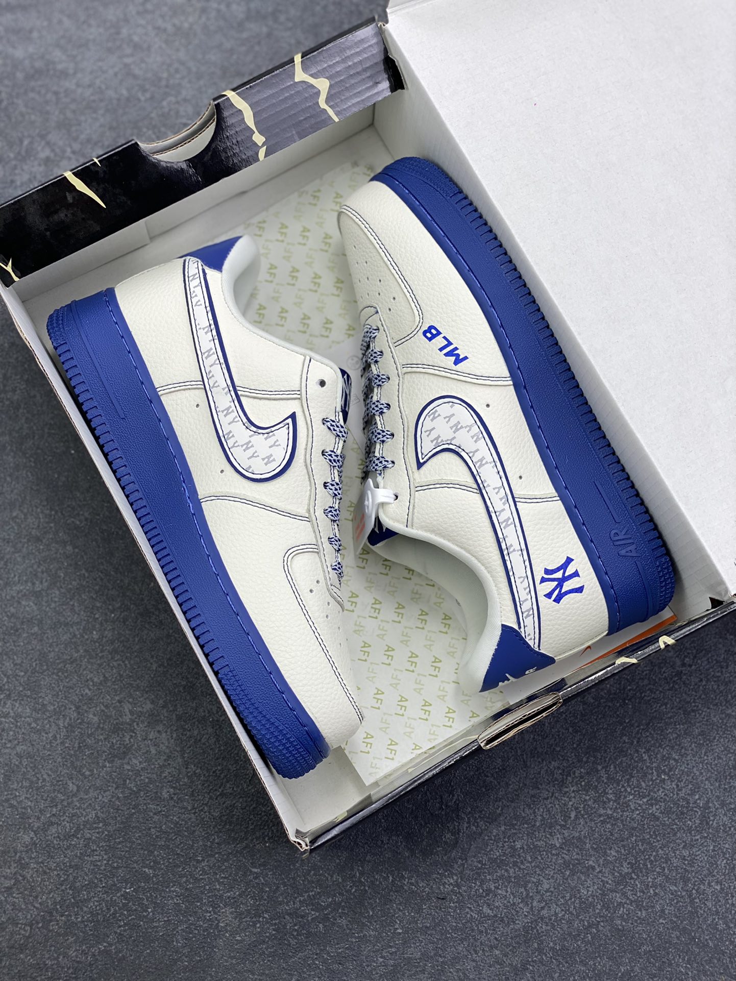 图片[9]-Nike Air Force 1 Low 空军一号低帮百搭休闲运动板鞋。柔软、弹性十足的缓震性能和出色的中底设计，横跨复古与现代的外型结合，造就出风靡全球三十多年的Force 1，直到今天还深受青睐。 货号：KJ1688-010 尺码：36 36.5 37.5 38 38.5 39 40 40.5 41 42 42.5 43 44 44.5 45-选品中心