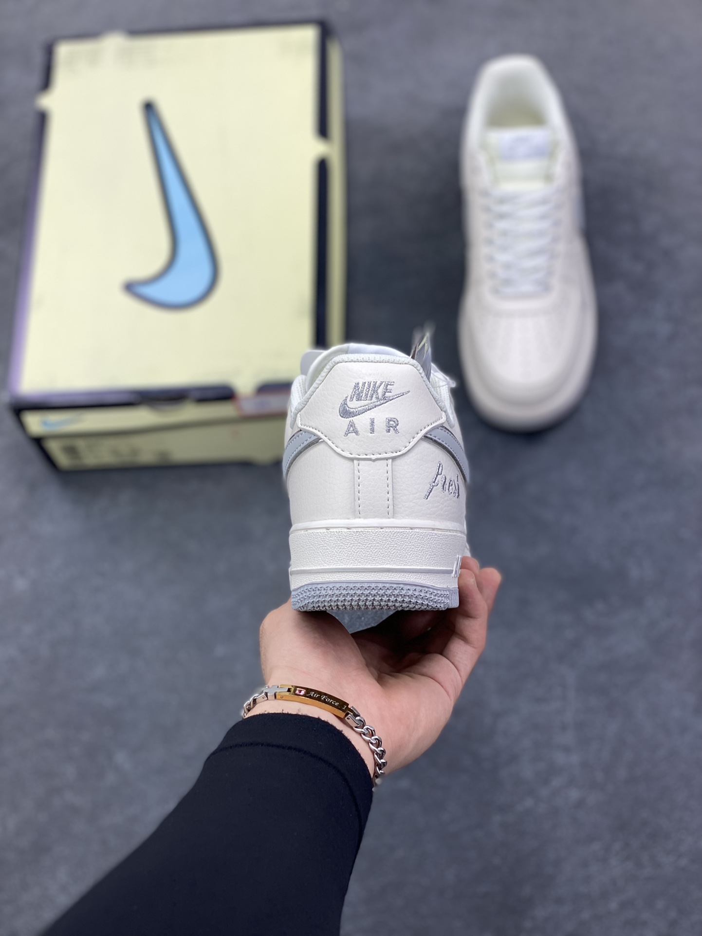 图片[4]-福利特价 Nike Air Force 1 Low \’07 “Keep Fresh”小勾低帮空军一号休闲板鞋 定制皮料 专属鞋盒 原楦原纸板 纯正空军版型 高清洁度 内置全掌气垫 货号：BM1996-033 尺码：36 36.5 37.5 38 38.5 39 40 40.5 41 42 42.5 43 44 44.5 45-选品中心