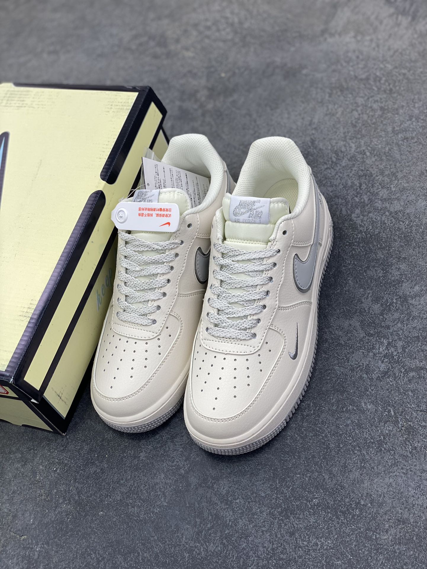 图片[8]-福利特价 Nike Air Force 1 Low \’07 “Keep Fresh”小勾低帮空军一号休闲板鞋 定制皮料 专属鞋盒 原楦原纸板 纯正空军版型 高清洁度 内置全掌气垫 货号：BM1996-033 尺码：36 36.5 37.5 38 38.5 39 40 40.5 41 42 42.5 43 44 44.5 45-选品中心