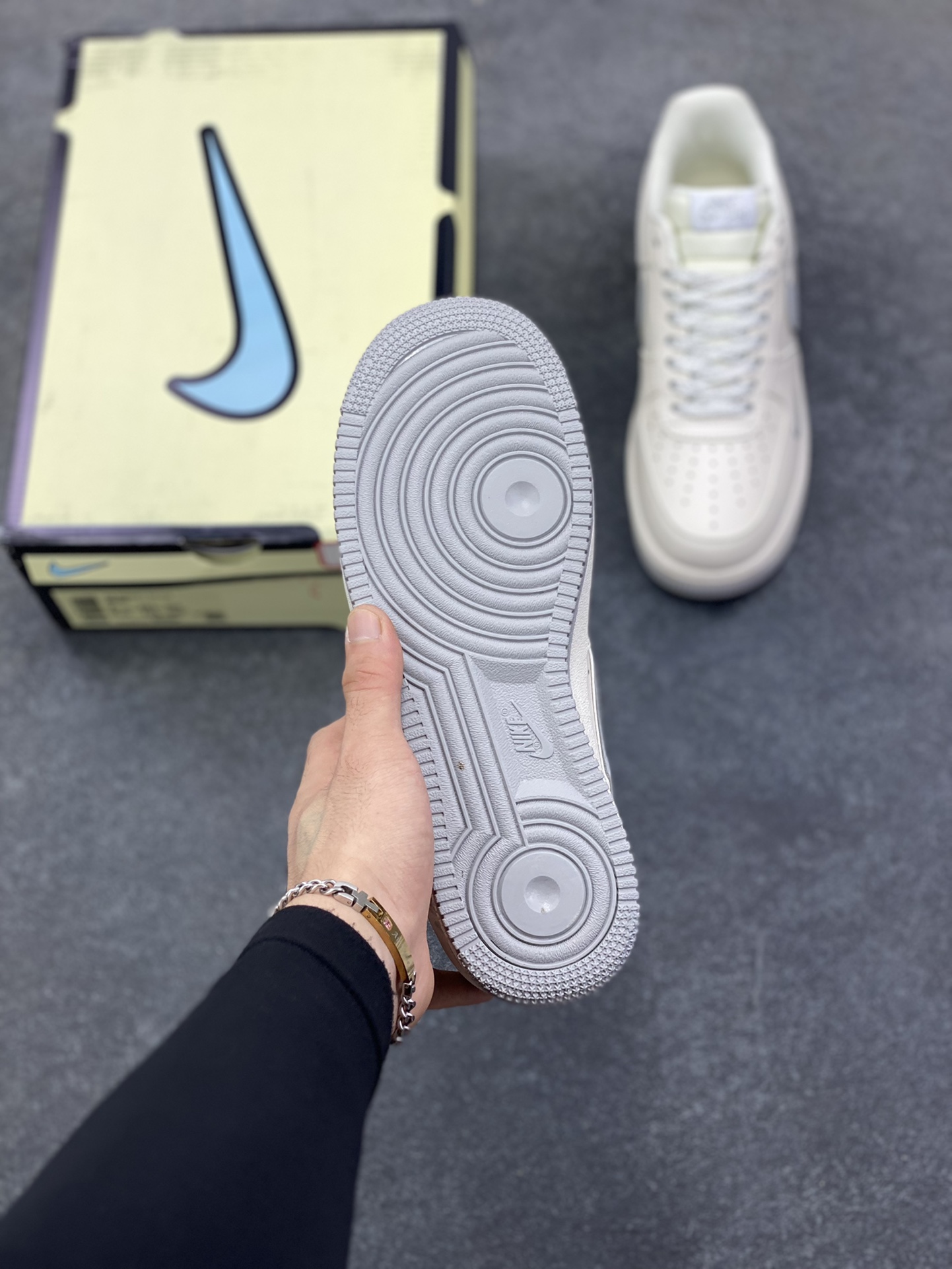 图片[5]-福利特价 Nike Air Force 1 Low \’07 “Keep Fresh”小勾低帮空军一号休闲板鞋 定制皮料 专属鞋盒 原楦原纸板 纯正空军版型 高清洁度 内置全掌气垫 货号：BM1996-033 尺码：36 36.5 37.5 38 38.5 39 40 40.5 41 42 42.5 43 44 44.5 45-选品中心