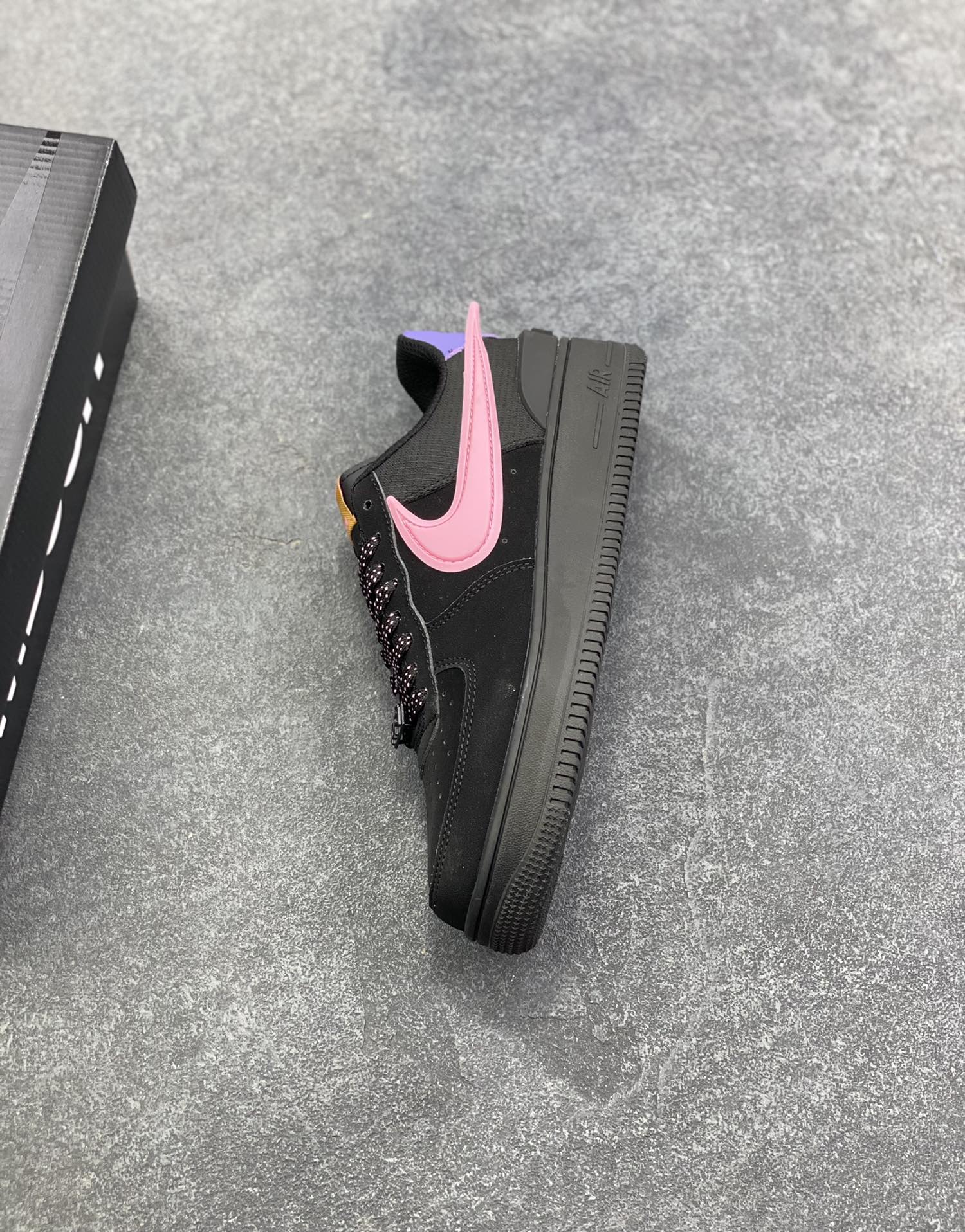 图片[7]-福利特价 Nike Air Force 1 Low 空军一号低帮百搭休闲运动板鞋。柔软、弹性十足的缓震性能和出色的中底设计，横跨复古与现代的外型结合，造就出风靡全球三十多年的Force 1，直到今天还深受青睐。 货号：DV3464-005 尺码：36 37.5 38 39 40 41-选品中心