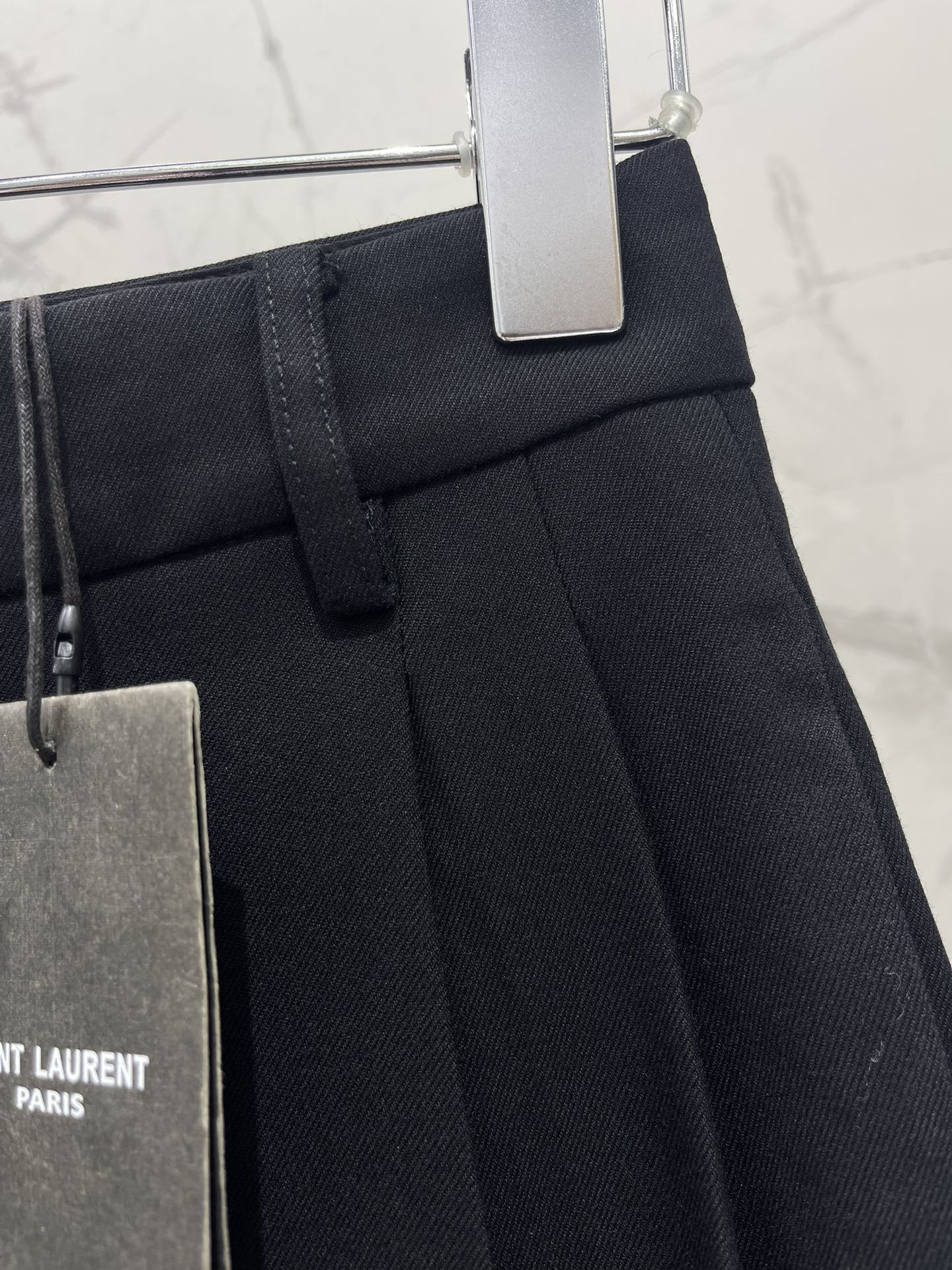 Yves Saint Laurent High-Waisted Wide-Leg Suit Pants - Flattering & Stylish 5 i1758854241 3103 4
