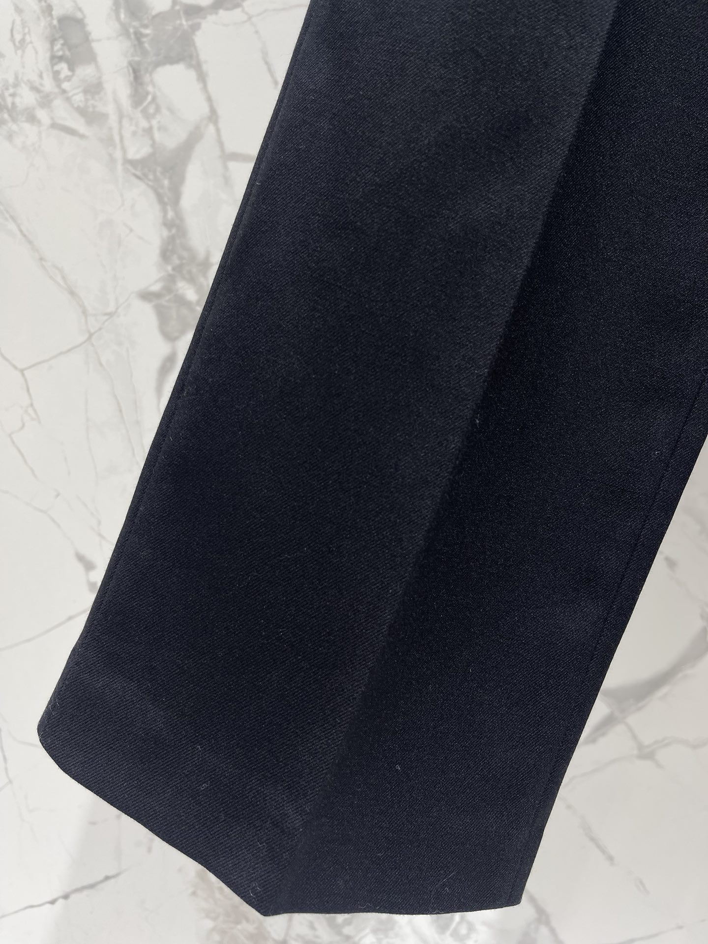 Yves Saint Laurent High-Waisted Wide-Leg Suit Pants - Flattering & Stylish 7 i1758854241 3590 7