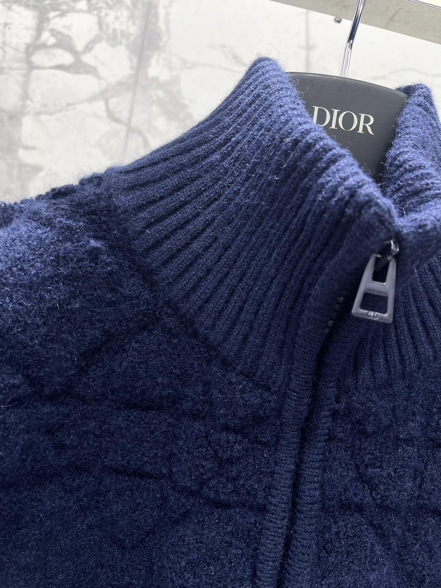 𝗗𝗜𝗢𝗥* 迪家新款罗纹高领图案羊毛混纺针织拉链开衫💫【一眼沦陷の神仙配色】雾霾蓝调像把融化的芝士奶盖裹