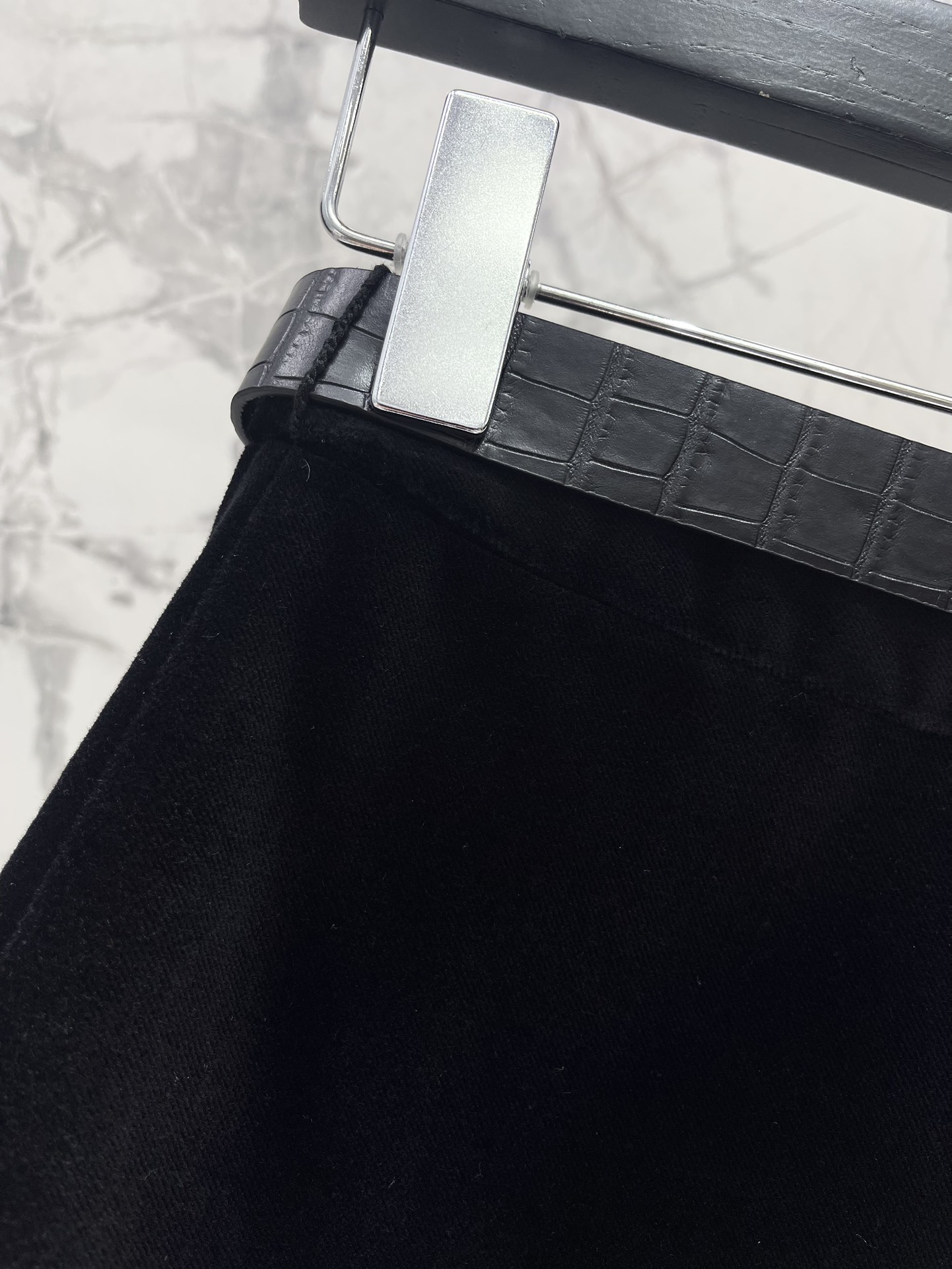 Yves Saint Laurent Velvet Midi Skirt with Back Slit - Elegant & Comfortable 5 i1758884997 4174 3
