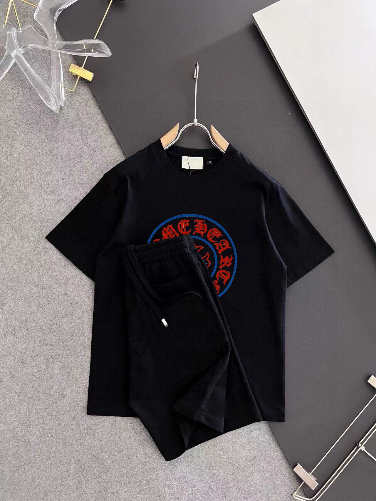Chrome Hearts 品牌【ChampionHearts 克罗心】 2025新款男士短袖短裤套装 销售 市面高端版本 手感细腻柔软 让你穿着更加舒适 立体裁剪版型超赞 尺码:M-5XL下单请报身高体重