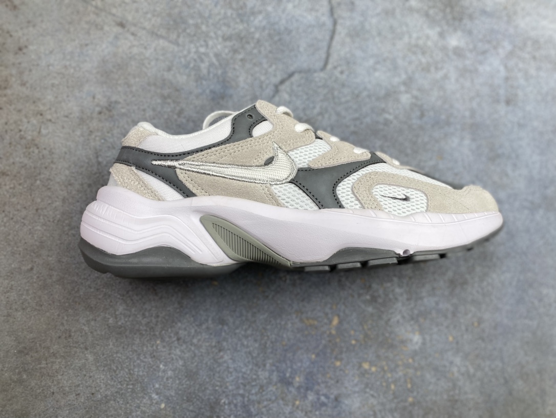 特价💰130
  公司级Nike AL8 舒适简约 减震耐磨 低帮 跑步鞋 女款 黑白红
货号：FJ3794-400
尺码：36-45w5