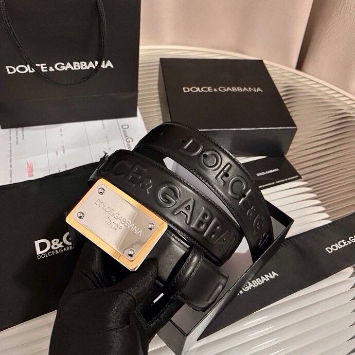 Dolce&Gabbana 全新浮雕小牛皮腰带，满载干练态度，尽显巧思 ，宽度.40mm