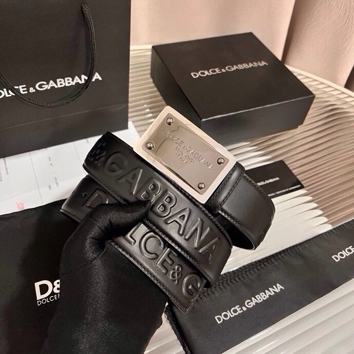 Dolce&Gabbana 全新浮雕小牛皮腰带，满载干练态度，尽显巧思 ，宽度.40mm