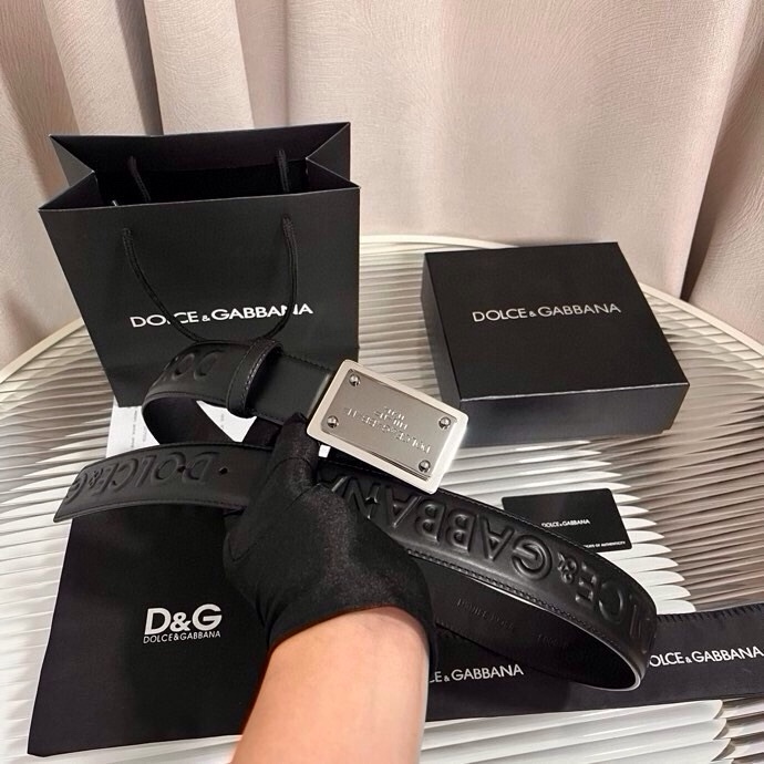 Dolce&Gabbana 全新浮雕小牛皮腰带，满载干练态度，尽显巧思 ，宽度.40mm
