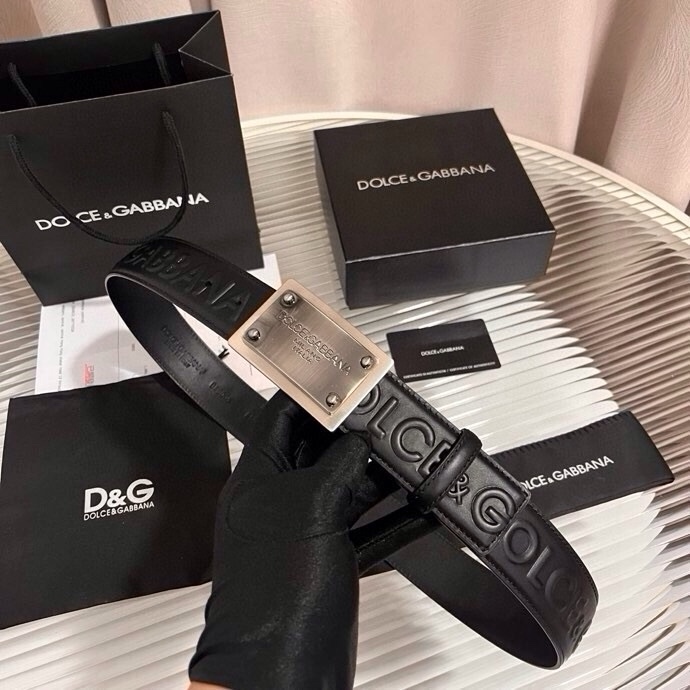 Dolce&Gabbana 全新浮雕小牛皮腰带，满载干练态度，尽显巧思 ，宽度.40mm