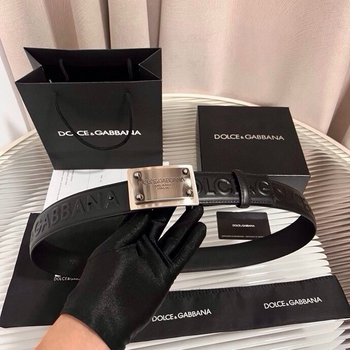 Dolce&Gabbana 全新浮雕小牛皮腰带，满载干练态度，尽显巧思 ，宽度.40mm