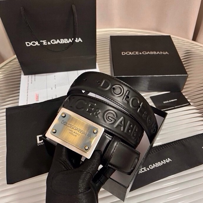 Dolce&Gabbana 全新浮雕小牛皮腰带，满载干练态度，尽显巧思 ，宽度.40mm