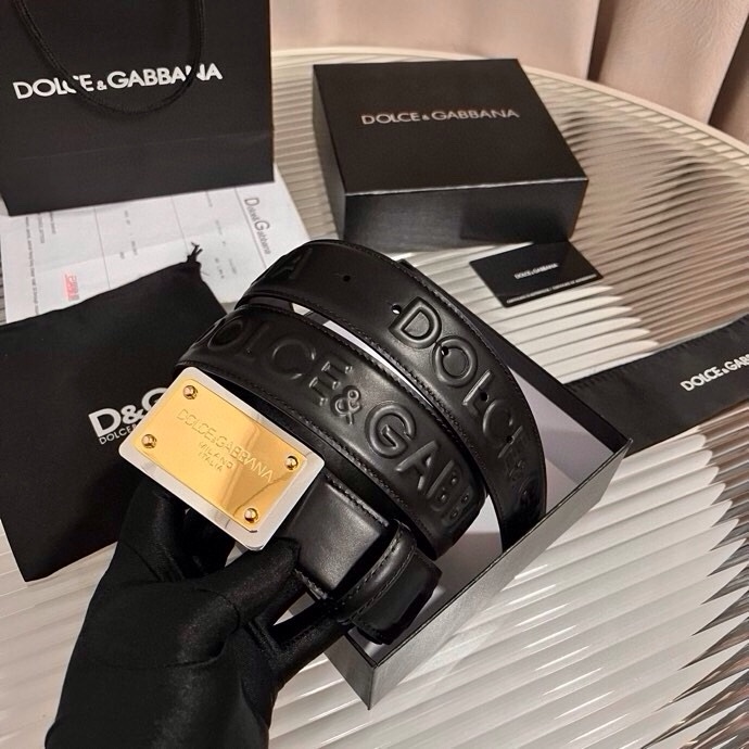 Dolce&Gabbana 全新浮雕小牛皮腰带，满载干练态度，尽显巧思 ，宽度.40mm