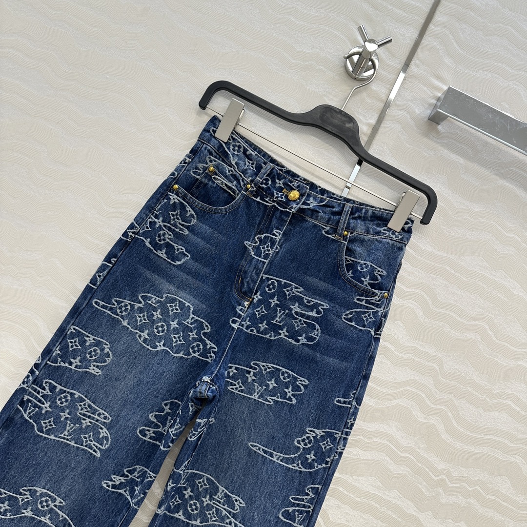 独家首发❤️ 爆单推荐，L联名Nigo，MONOGRAM云朵⛅️提花logo牛仔长裤！经典直筒裤型时髦又