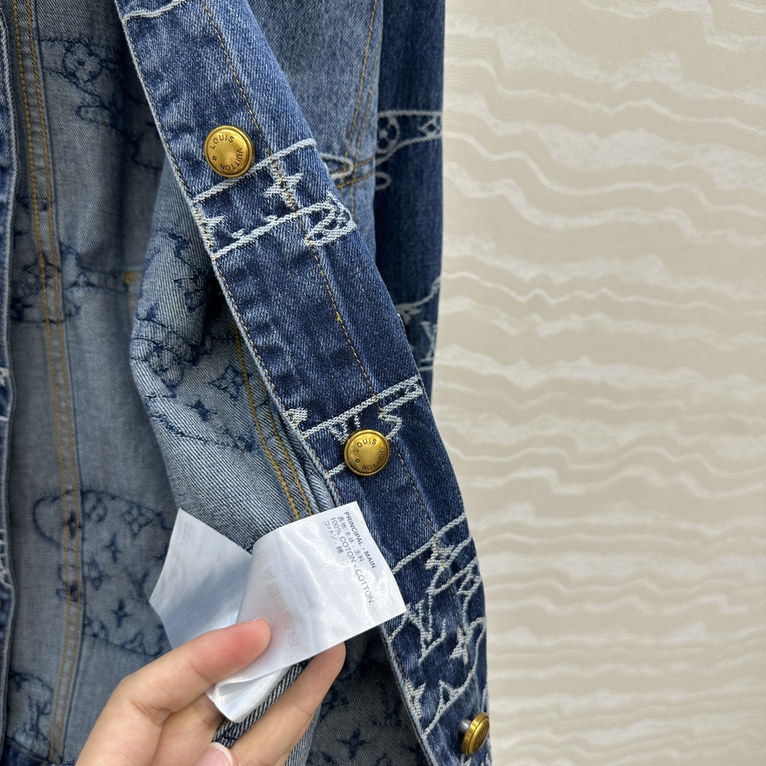 独家首发❤️ 爆单推荐，L联名Nigo，MONOGRAM云朵⛅️提花logo牛仔夹克外套！彼得潘小领经典