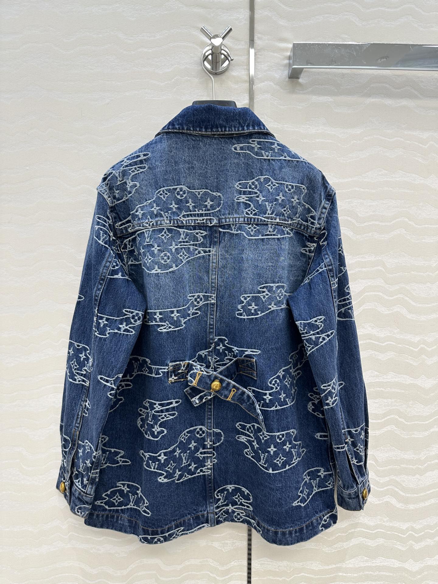 独家首发❤️ 爆单推荐，L联名Nigo，MONOGRAM云朵⛅️提花logo牛仔夹克外套！彼得潘小领经典