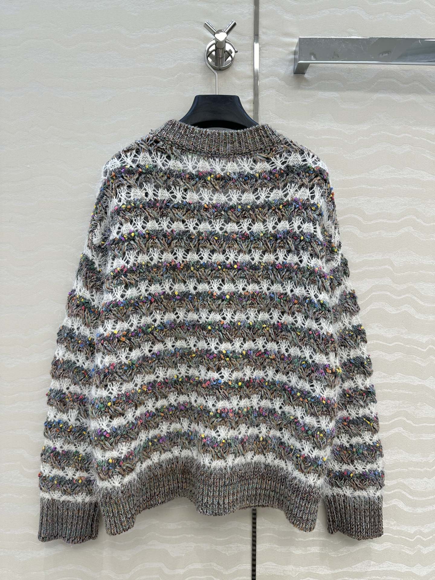 独家首发❤️原单品质，coco女孩V领重工特种纱针织开衫外套，定制特种渐变彩纱编织工艺，软糯毛绒感秋冬氛